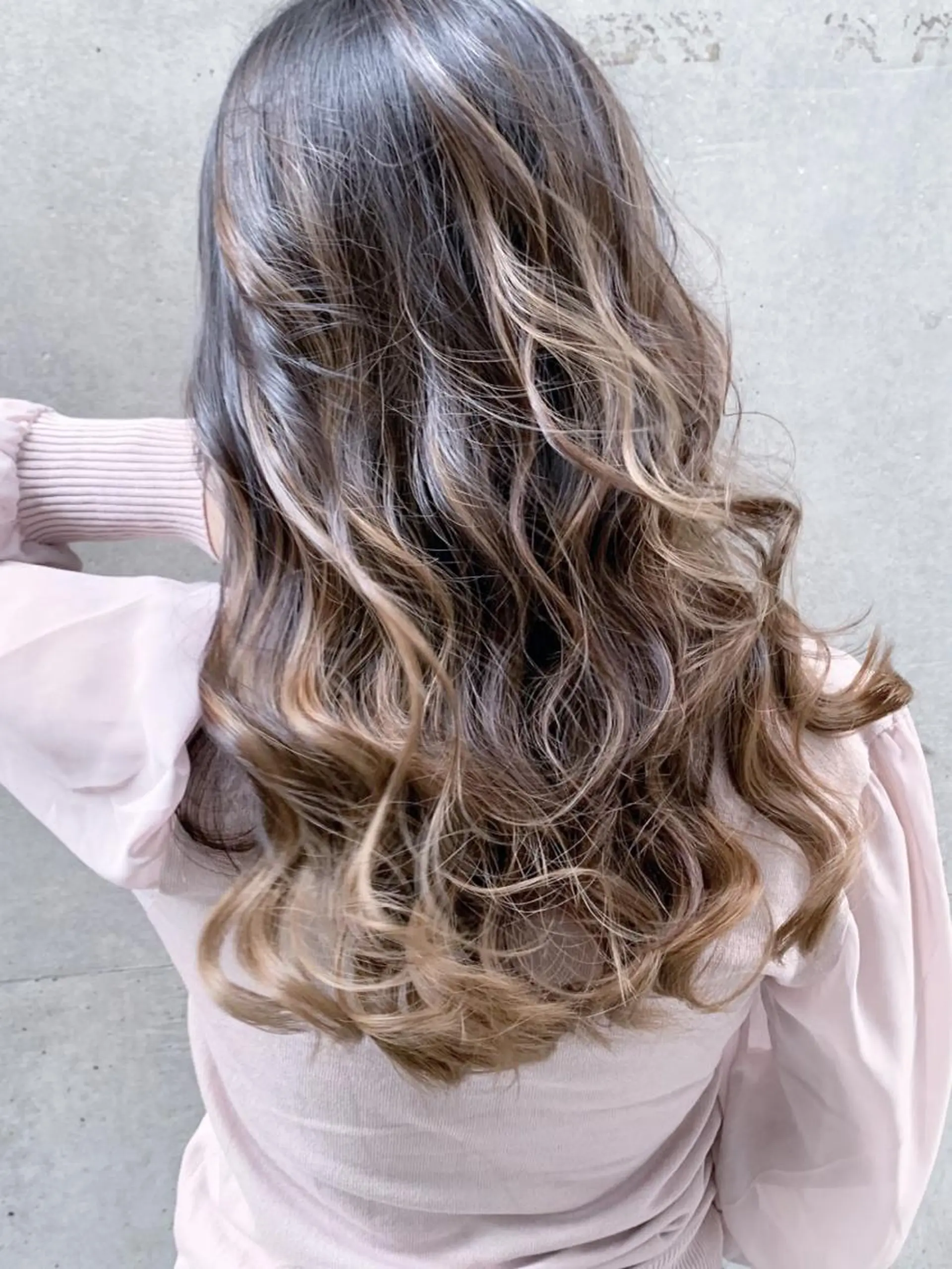 ロング ハイライト クスカワ ノリエのヘアスタイル