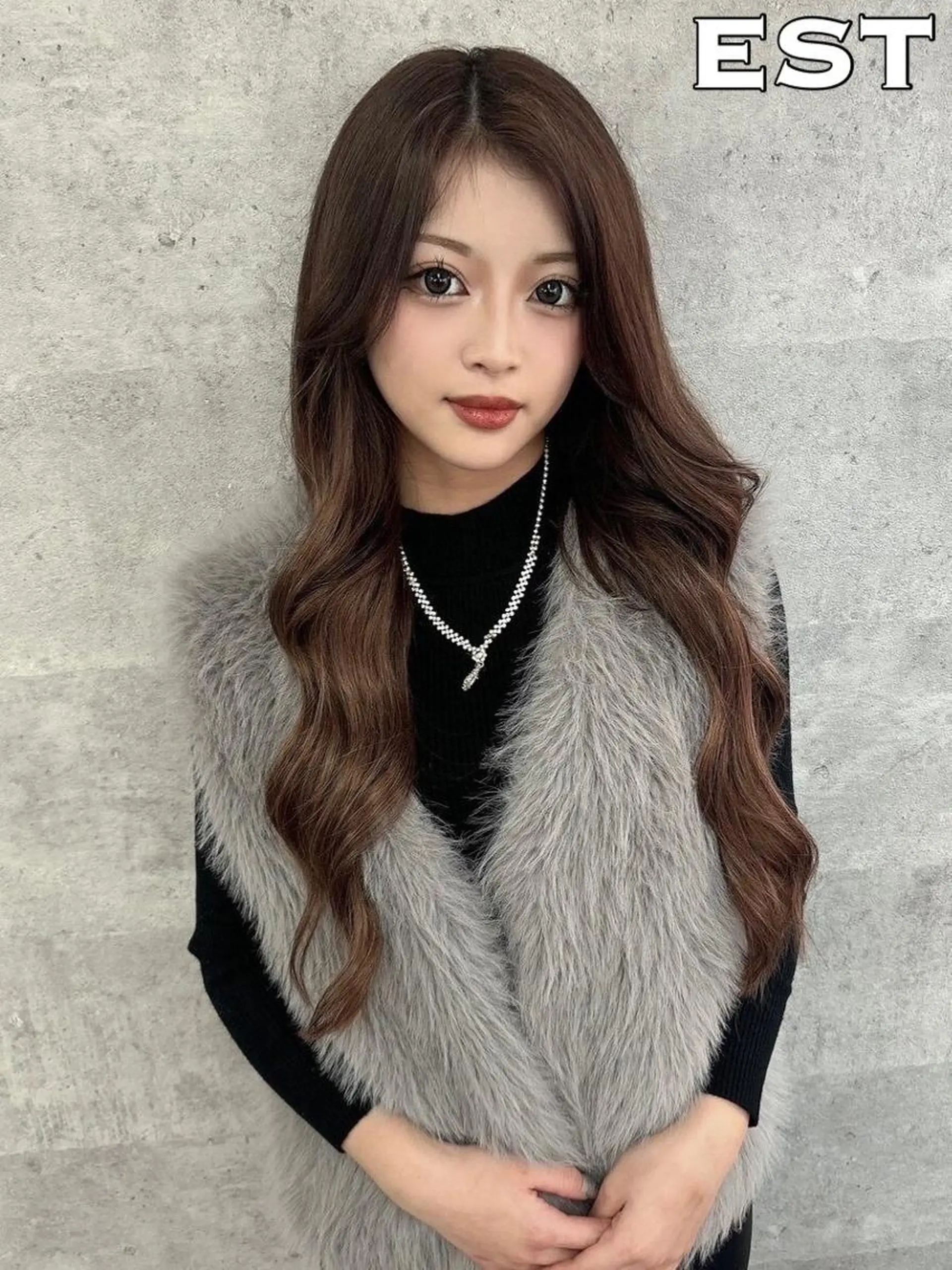 カラー ロング シールエクステ バレイヤージュ ベージュカラー 黒髪 ブリーチ M. KANAのヘアスタイル