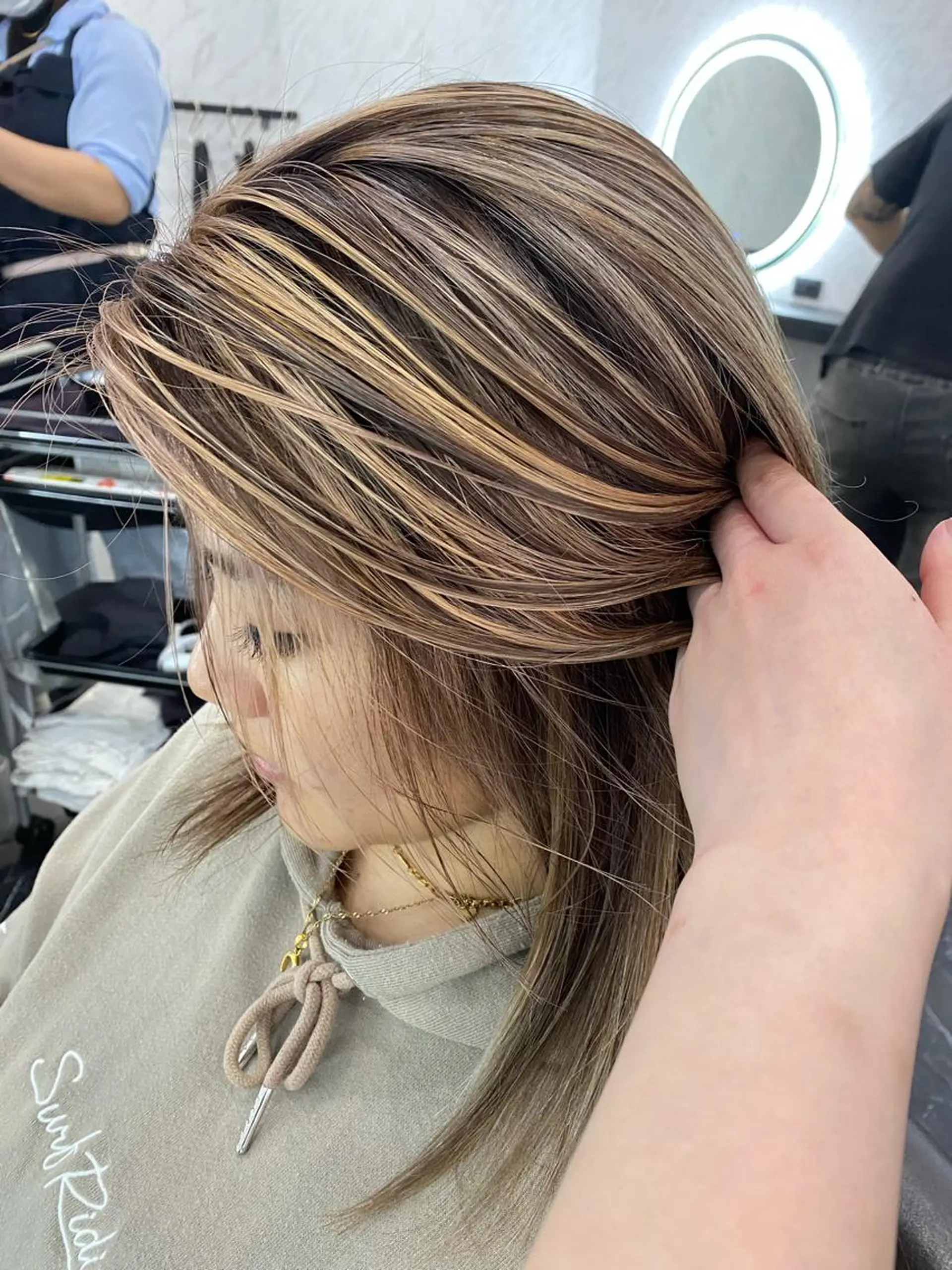 カラー LOHAS Kanaのヘアスタイル