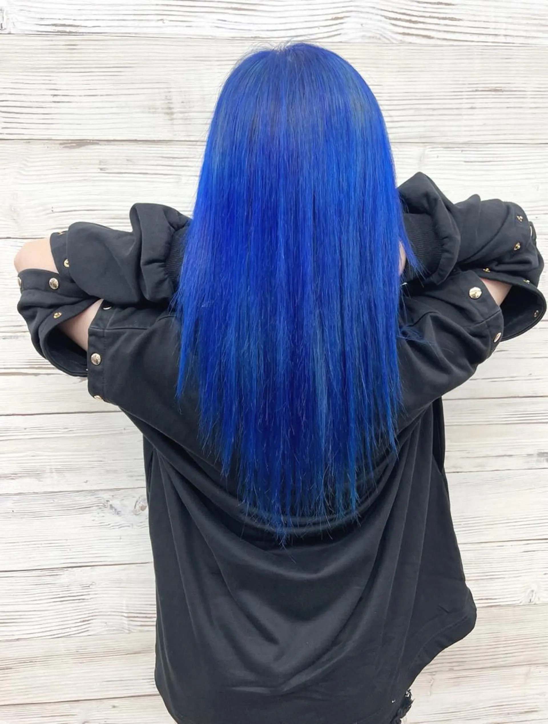 ミディアム カラー ヘアアレンジ ブリーチ ブルーカラー エクステ 枝毛カット&髪質改善 満足NO.1岡しゃんのヘアスタイル