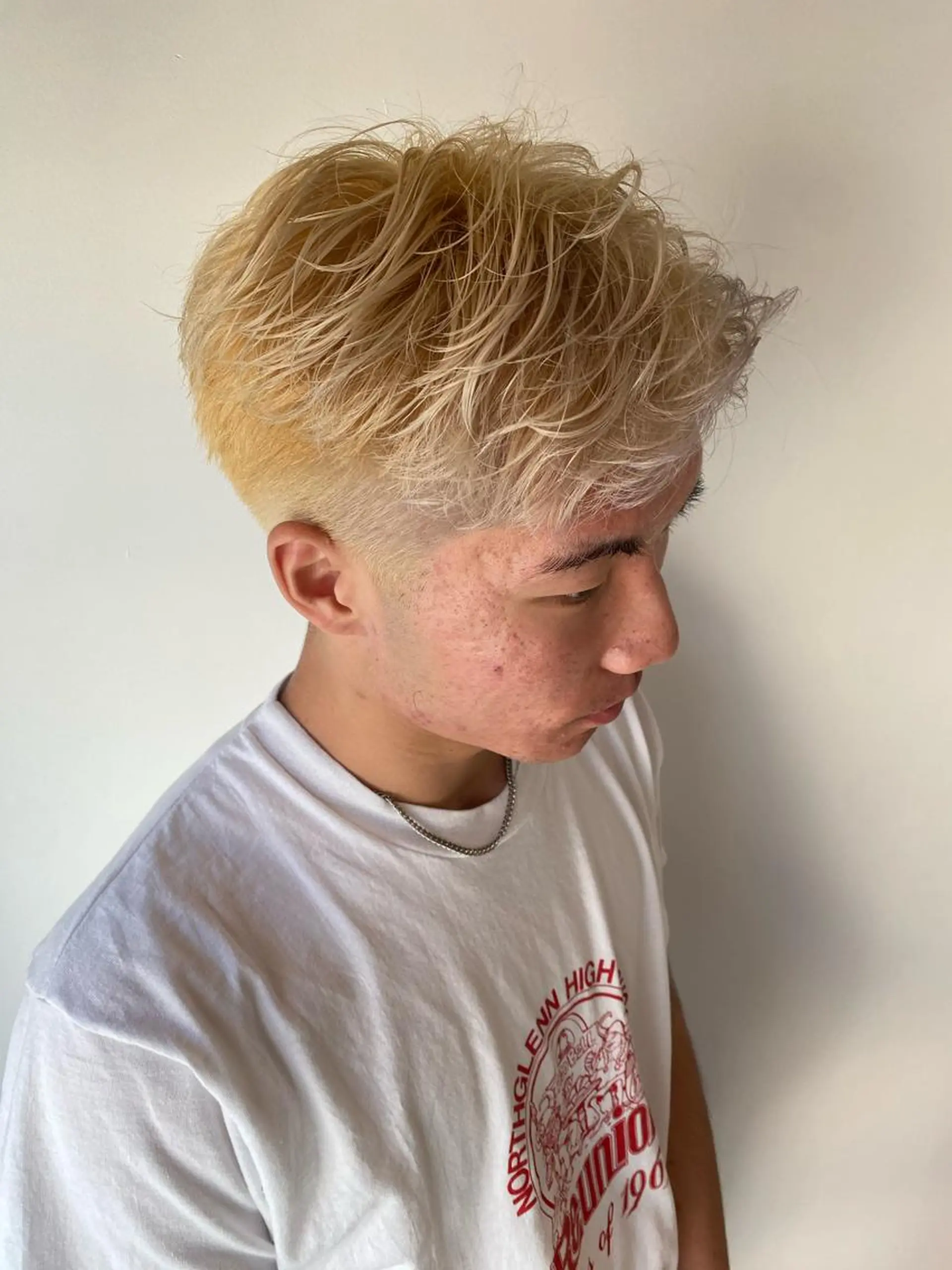 カラー メンズ 抜きっぱなしブロンド ヘアカラー トリートメント 💎夏葵 ハイライト /デザイン指名No1のヘアスタイル