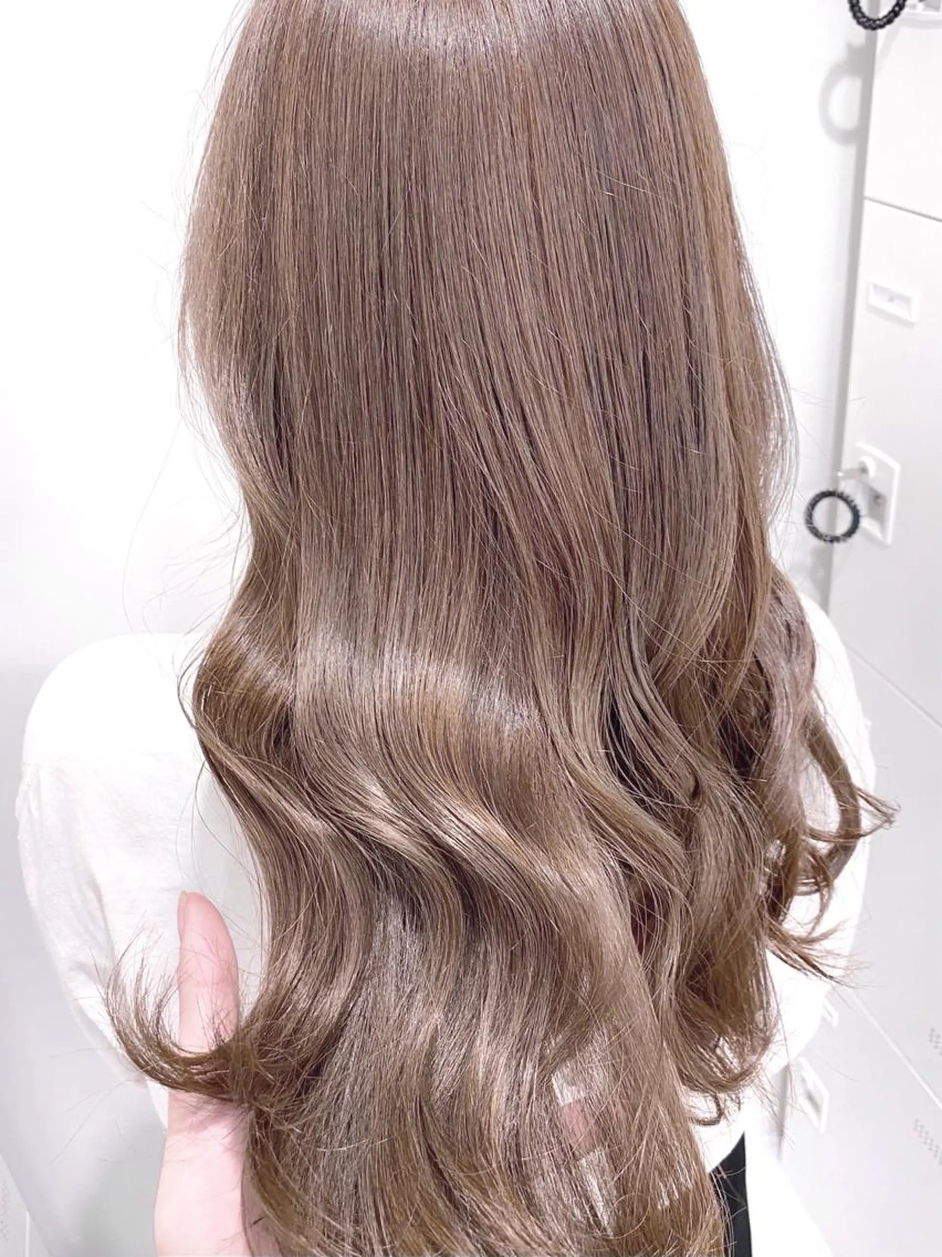 セミロング カラー 柔らかbeige モトキのヘアスタイル