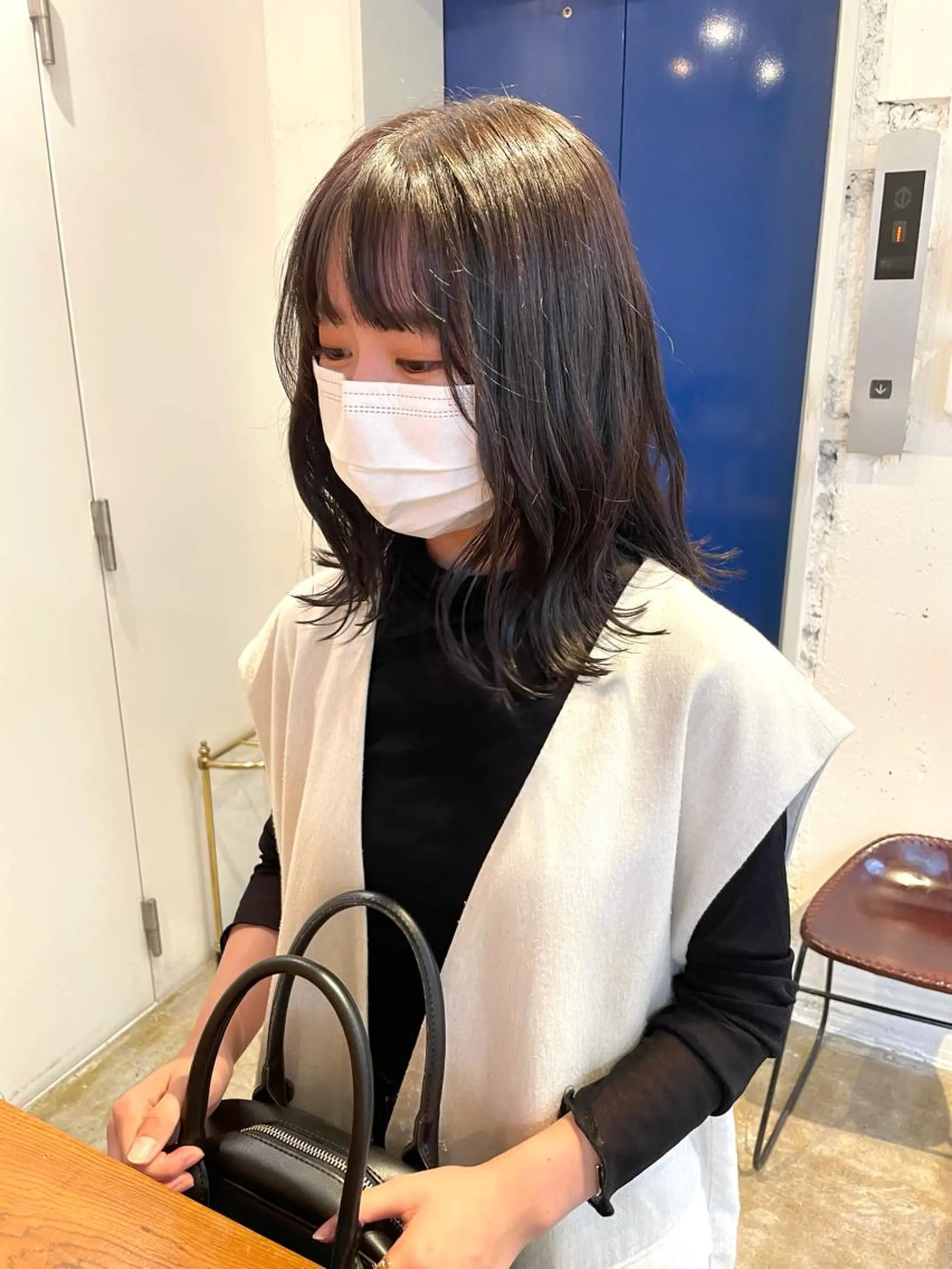 ミディアム カラー ブラウンカラー ナチュラルブラウン カット ヘアカラー トリートメント MIOベージュカラー 柔らかいカラーのヘアスタイル