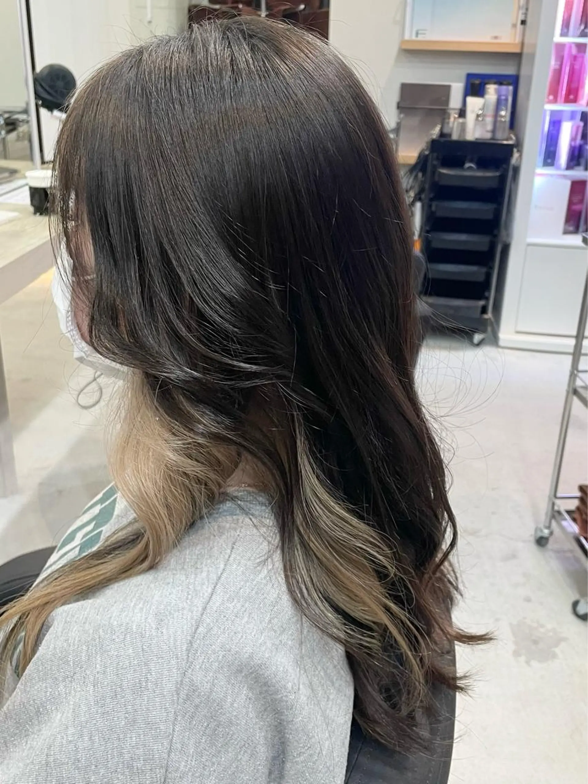 セミロング カラー AKI 🐉のヘアスタイル