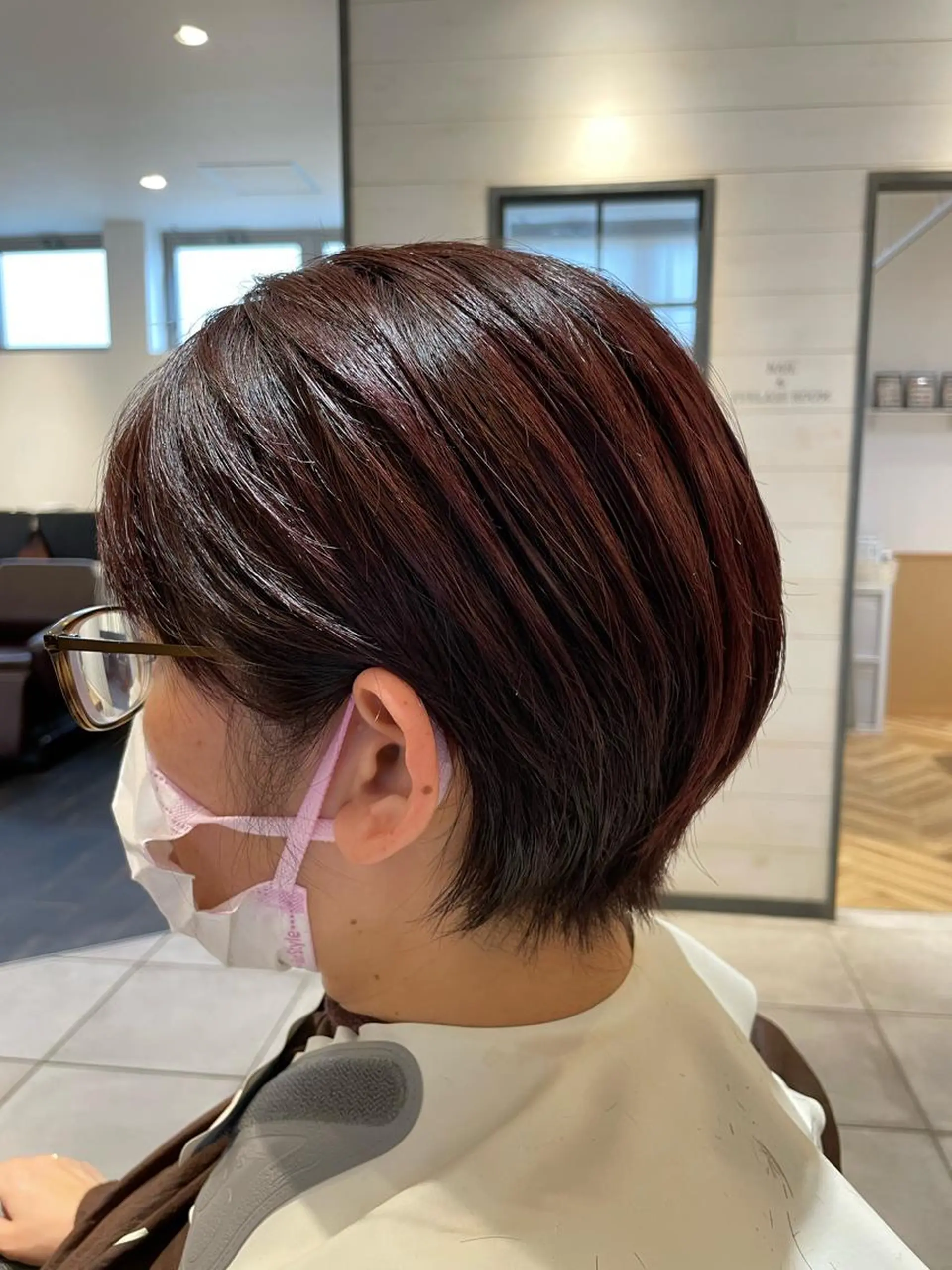 ショート カラー カット ヘアカラー トリートメント ヘアセット 渡部雄大 ショート／縮毛矯正のヘアスタイル