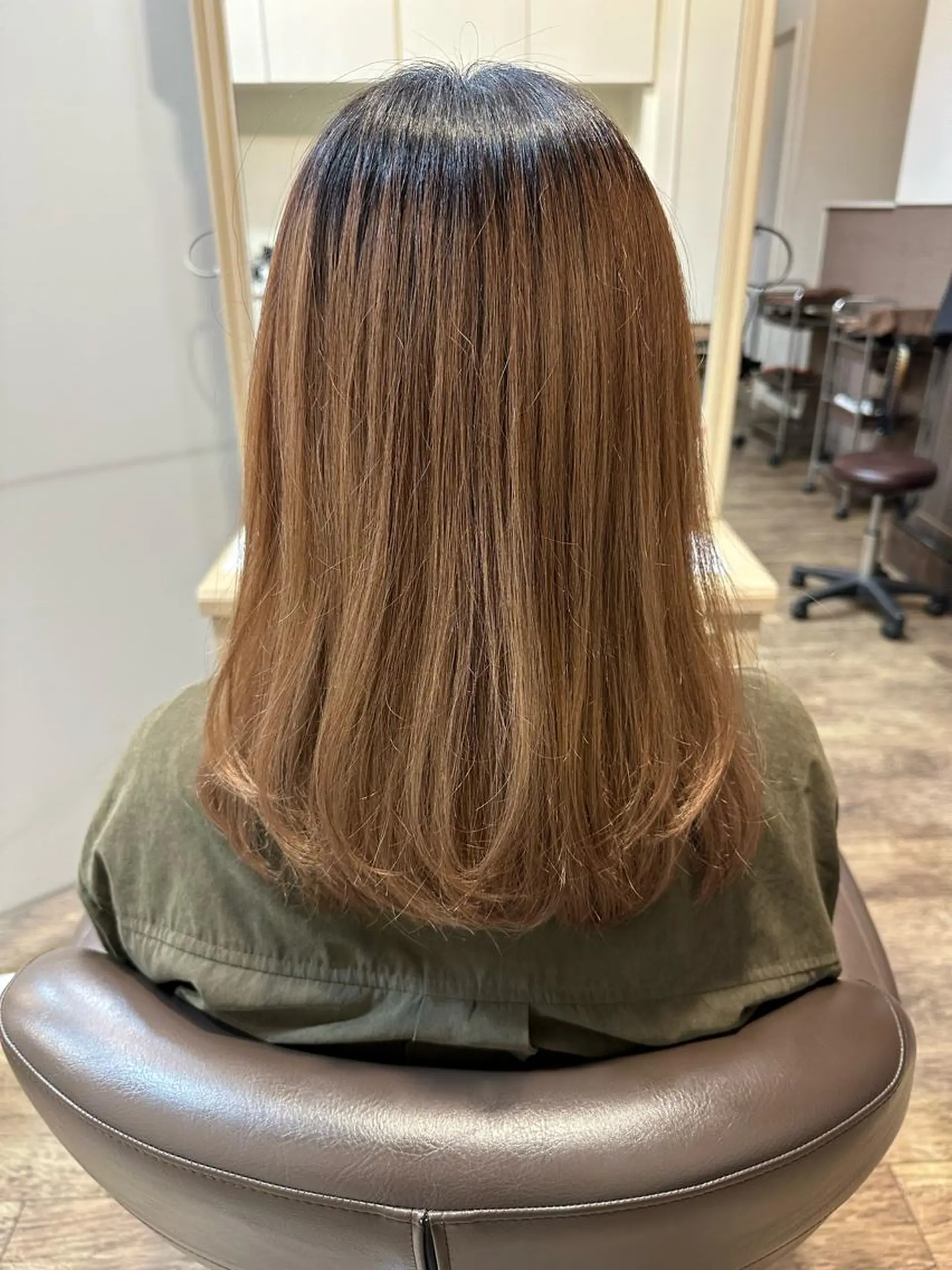 セミロング レイヤーカット 杉田 花乃のヘアスタイル