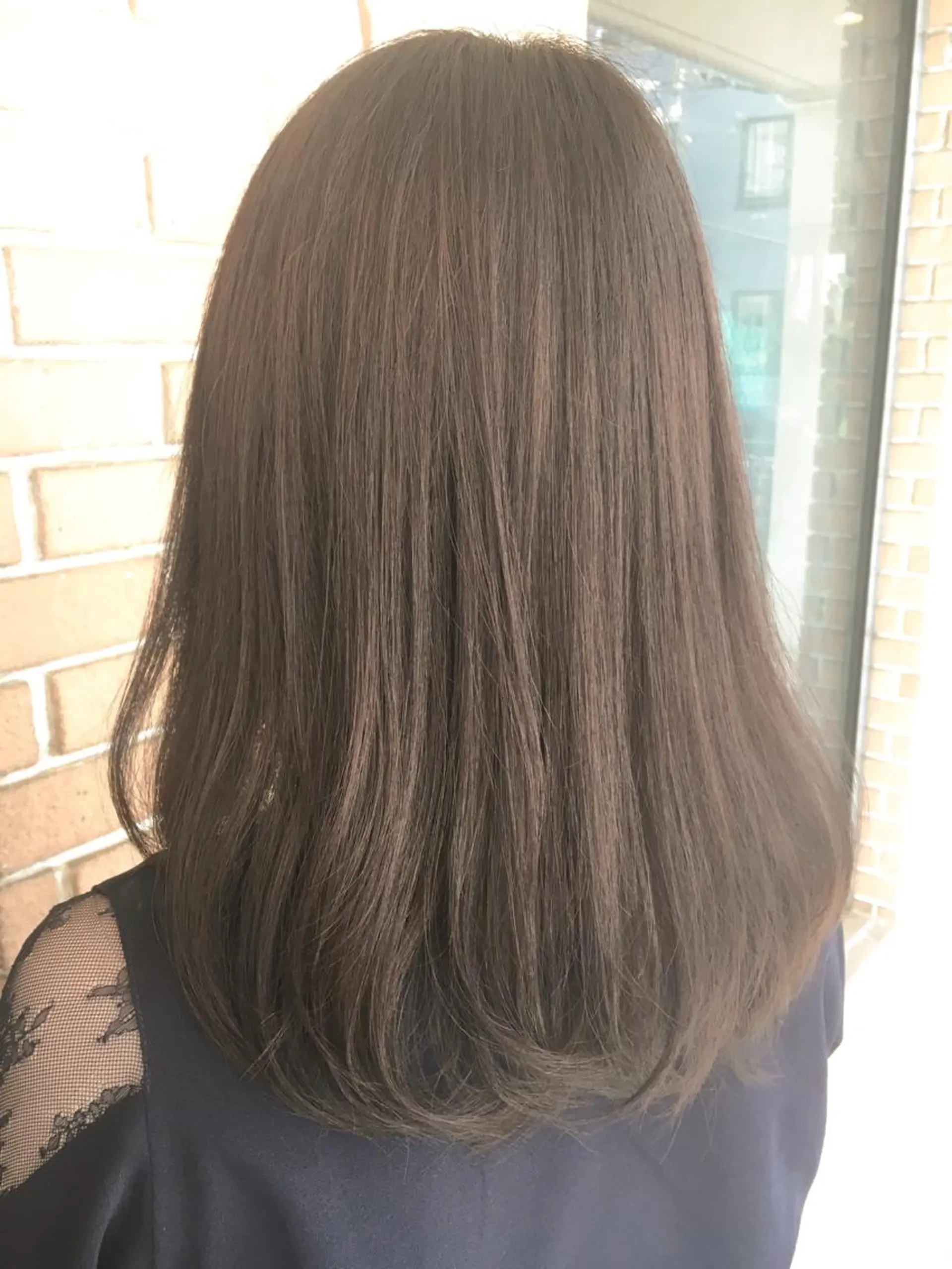 セミロング カラー アッシュ ベージュカラー 北條 優輝のヘアスタイル