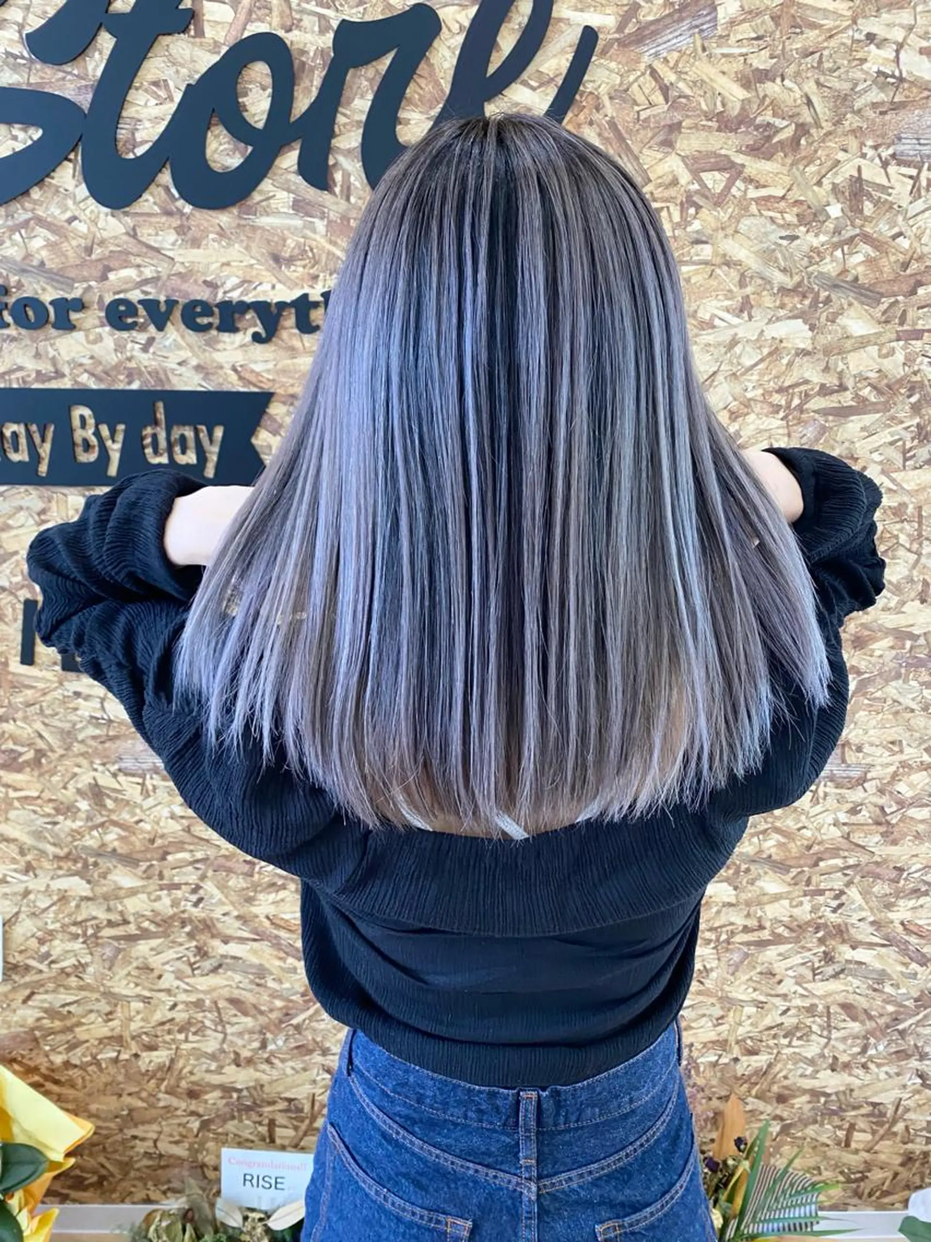 セミロング ケアブリーチ 黒瀬有汰のヘアスタイル