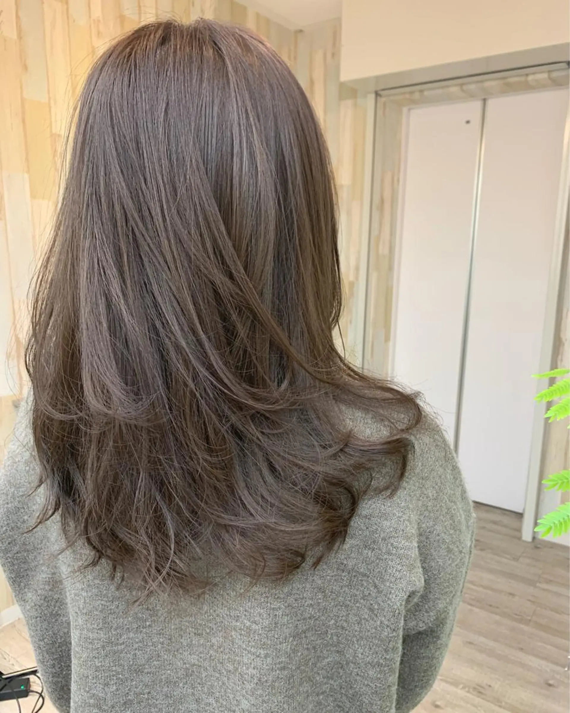 ミディアム カラー グレージュ fhami 店長 髪質改善　DAITOのヘアスタイル