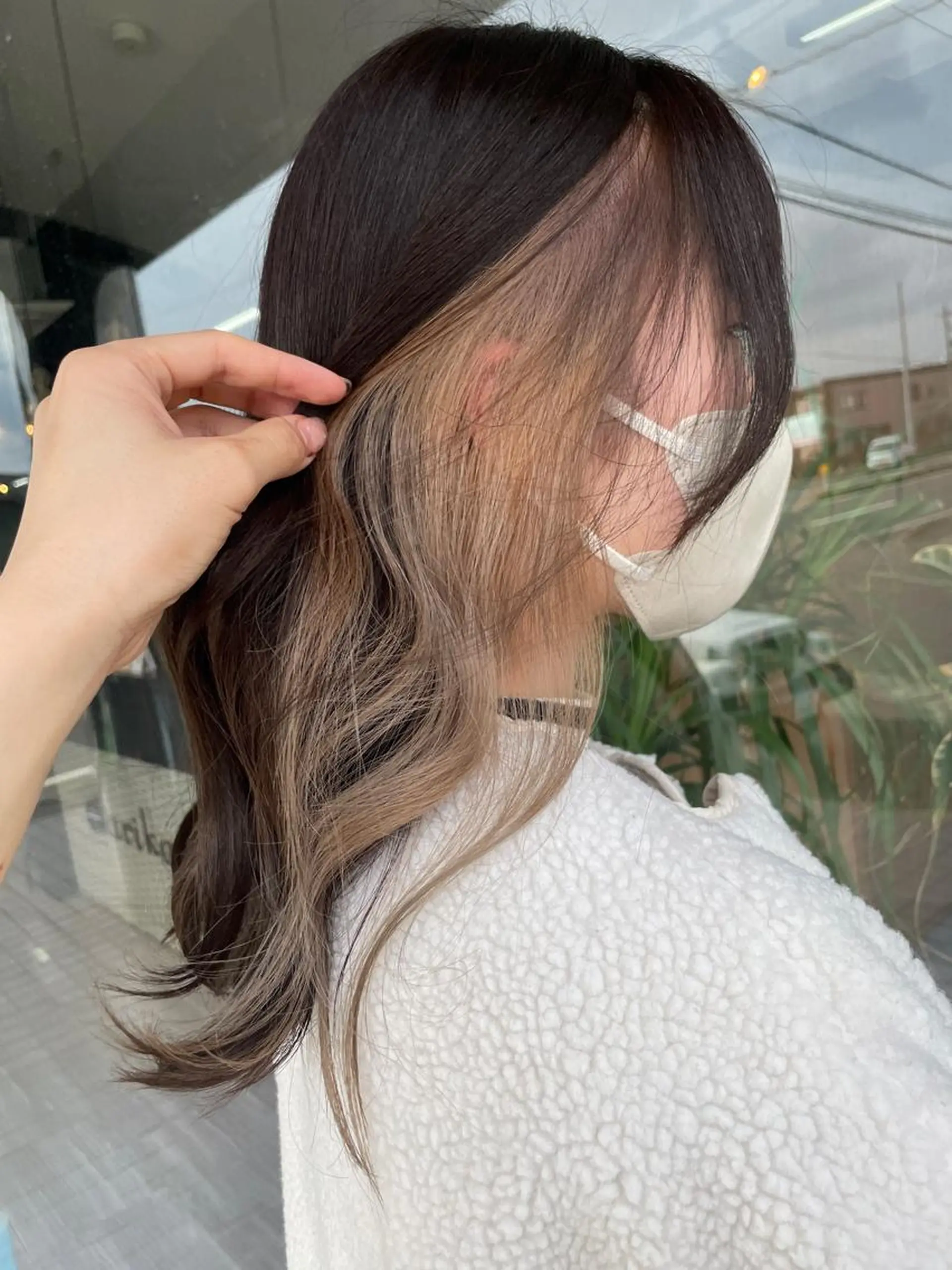 ロング カラー ベージュカラー ブリーチ インナーカラー ミルクティーベージュ マキノ キョウカのヘアスタイル