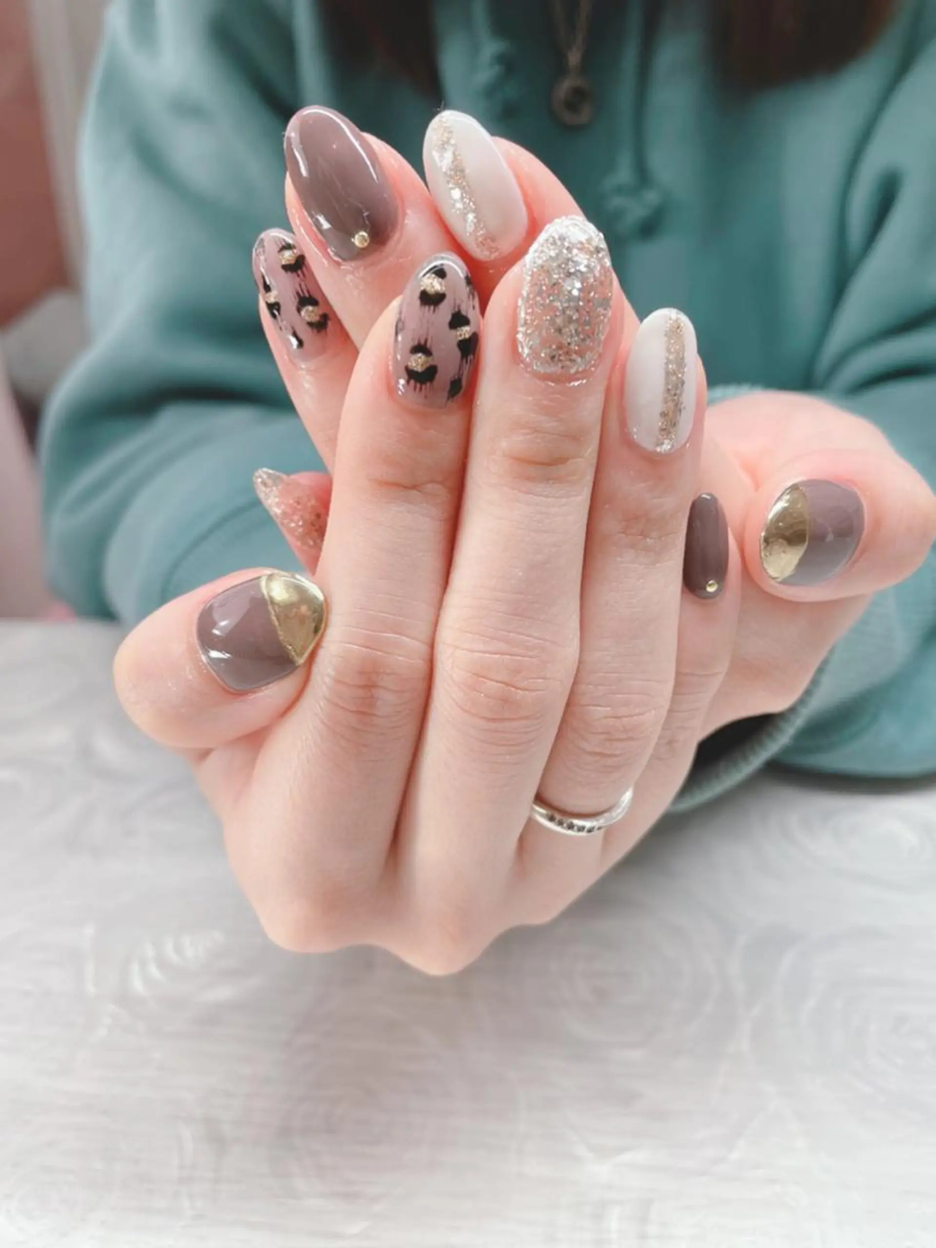 カラー ネイル 芦辺 香奈のネイルデザイン