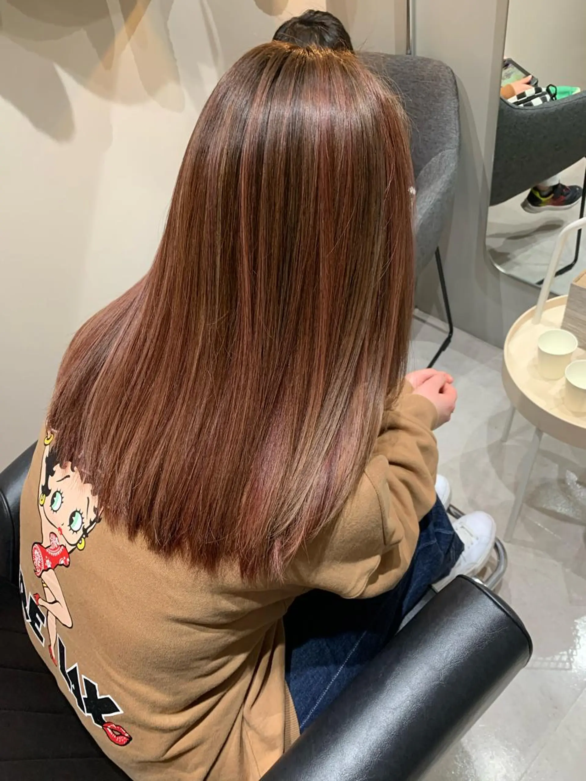 セミロング カラー カット 縮毛矯正 トリートメント 白髪ぼかしハイライト 柳川拓哉のヘアスタイル