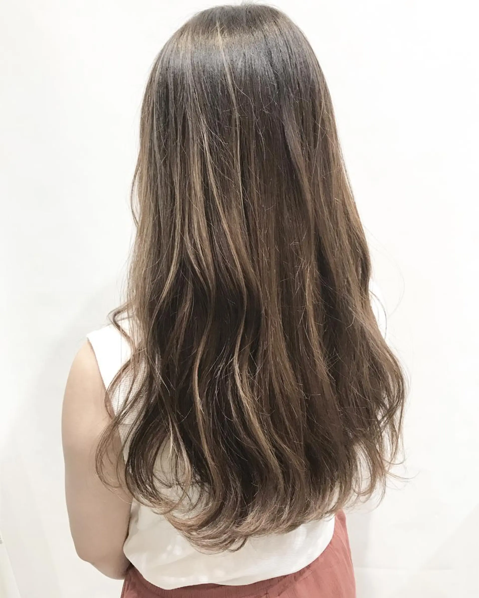 セミロング 髪質改善\酸熱TR カット【店長】のヘアスタイル