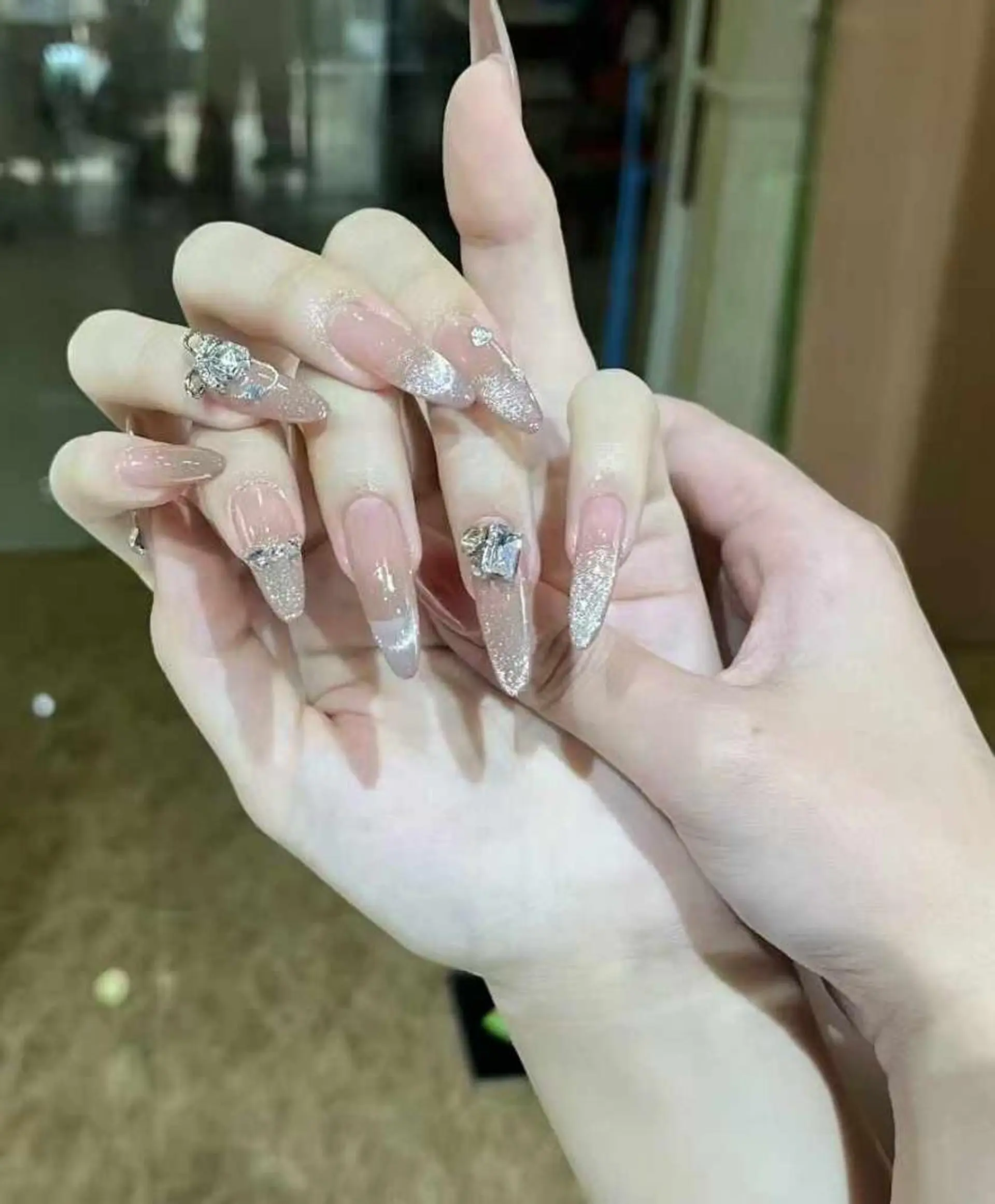 ネイル VIVIAN リサのネイルデザイン