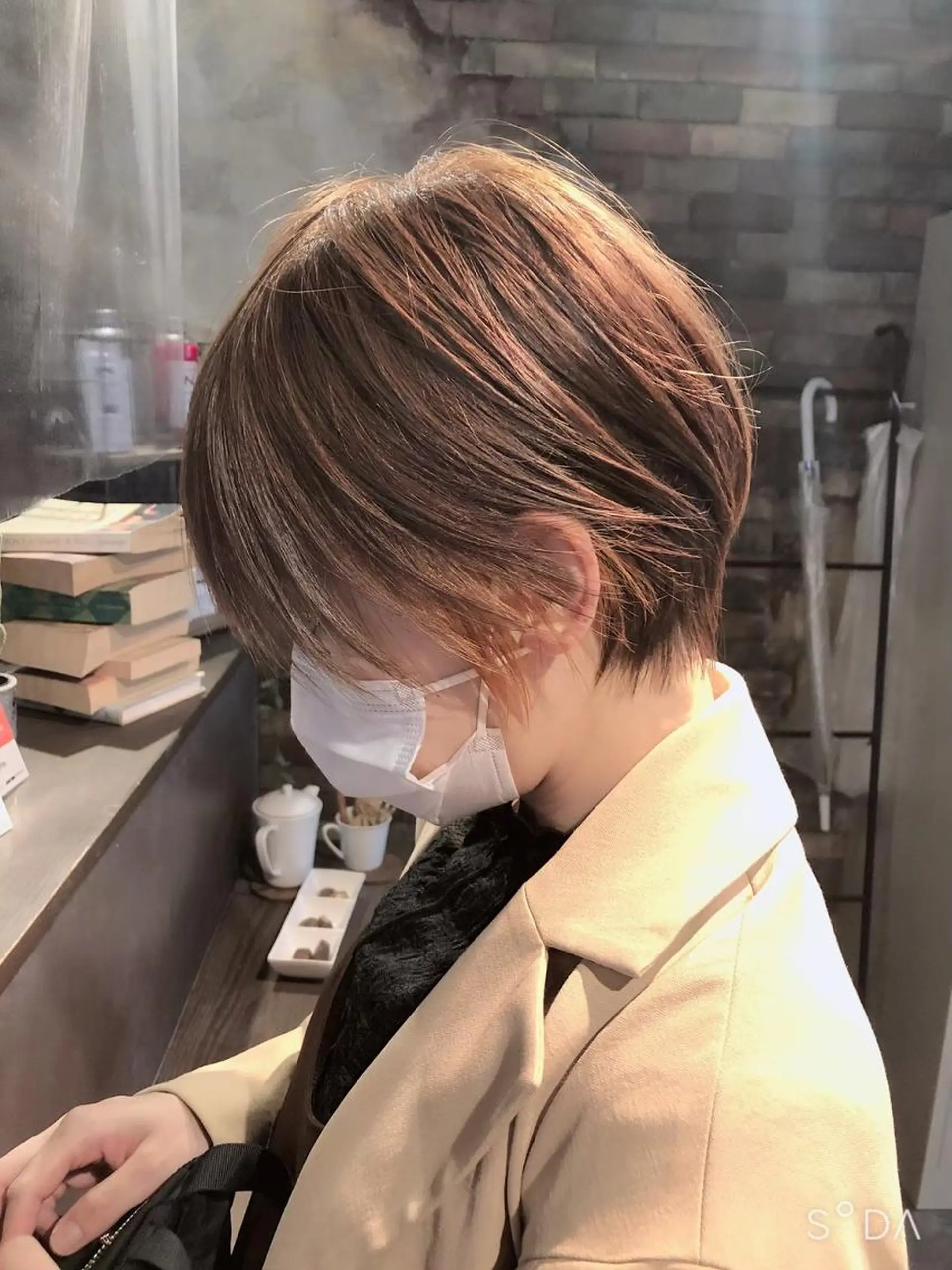 ショート カラー パーマ ヘアアレンジ アディクシーカラー アッシュ バレイヤージュ ベージュカラー ブリーチ newi 川崎店のヘアスタイル