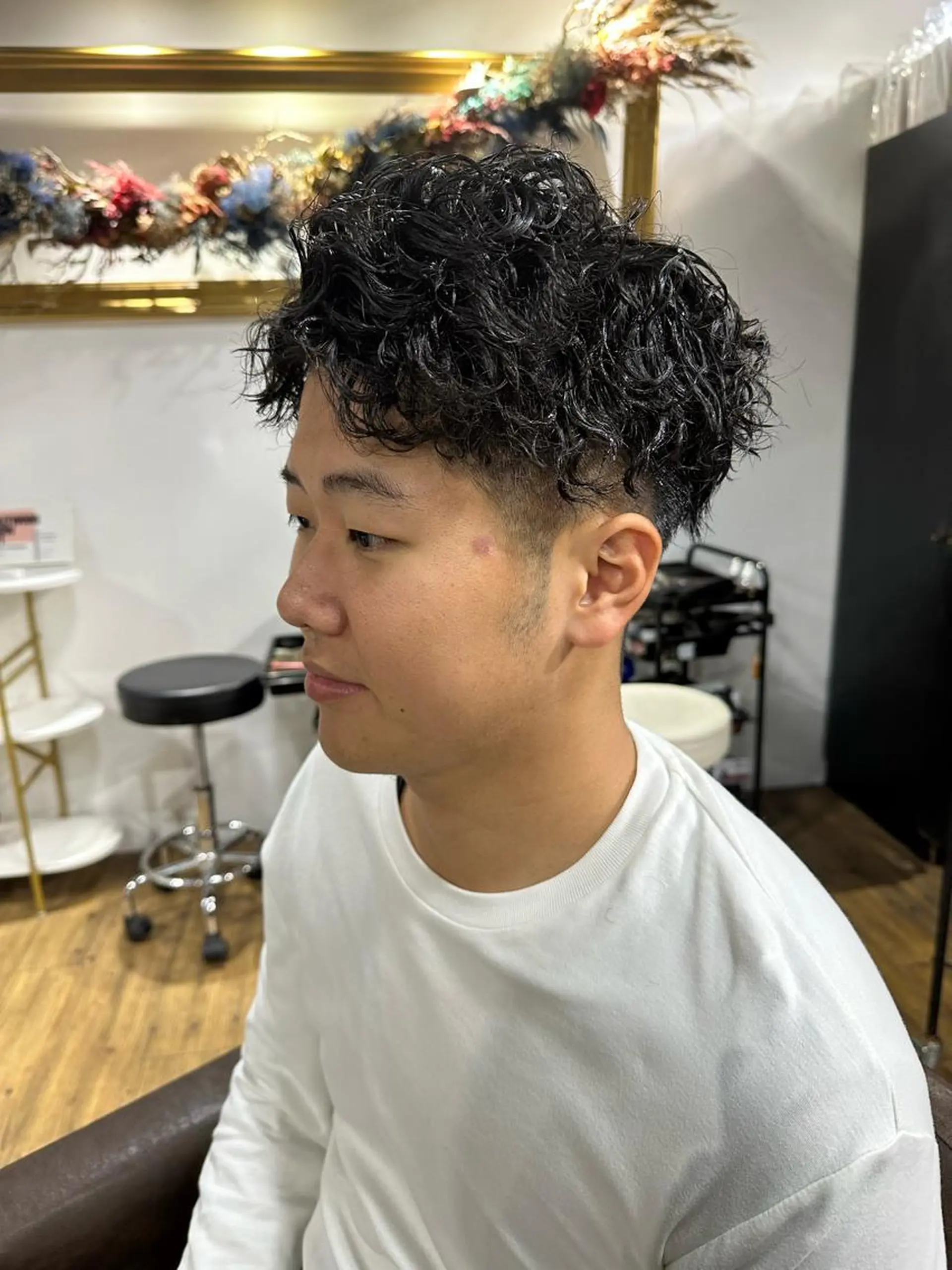 パーマ メンズ メンズパーマ メンズツイストパーマ スパイラルパーマ ツイストパーマ カット パーマ ARCANAブリーチ ダブルカラー🌟原宿のヘアスタイル