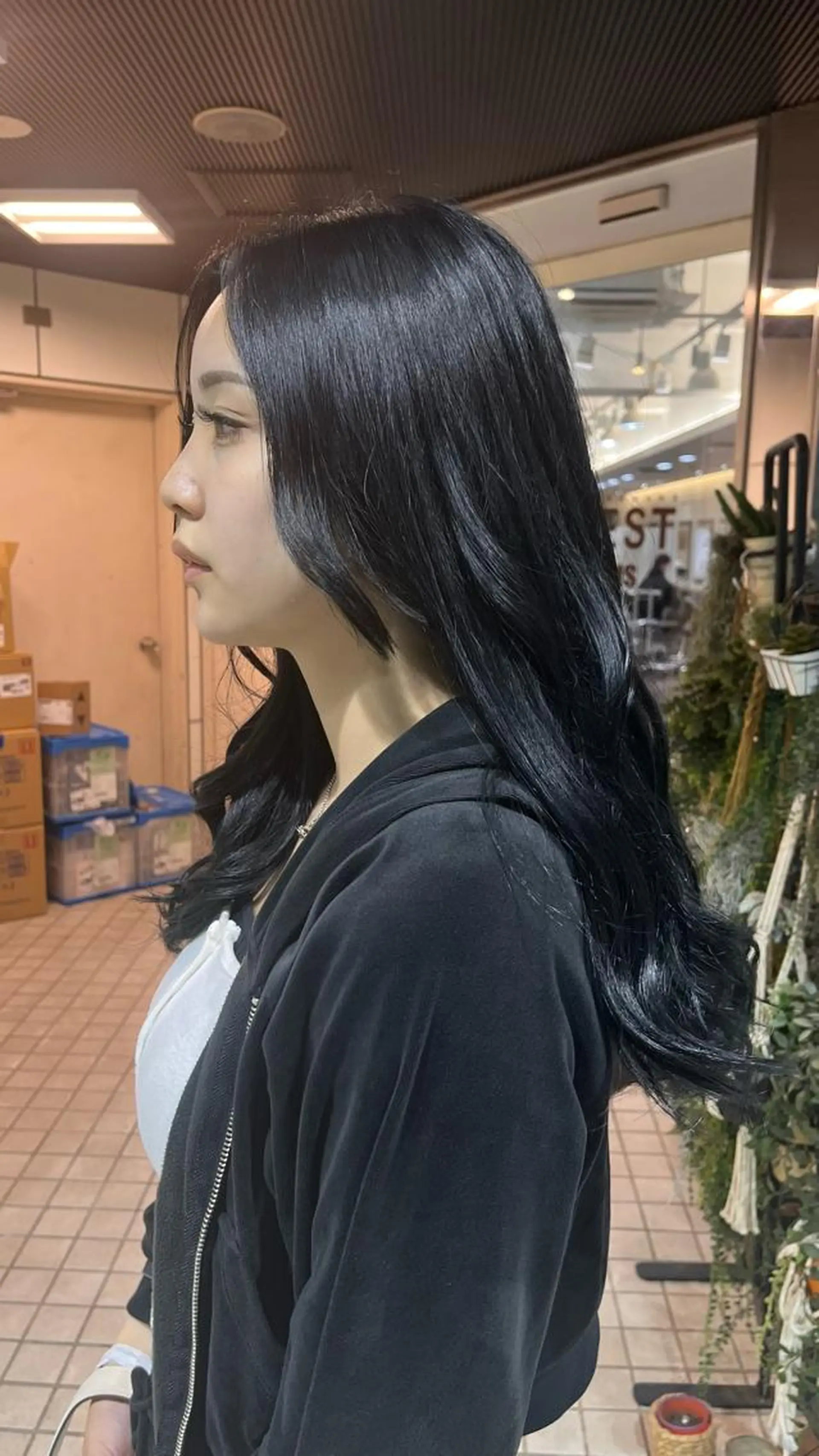 ロング カラー 黒髪 ブルーカラー ブルーブラック ハイトーンカラー 学生 ヘアカラー 韓国レイヤー🇰🇷 🤍🎀honokaのヘアスタイル