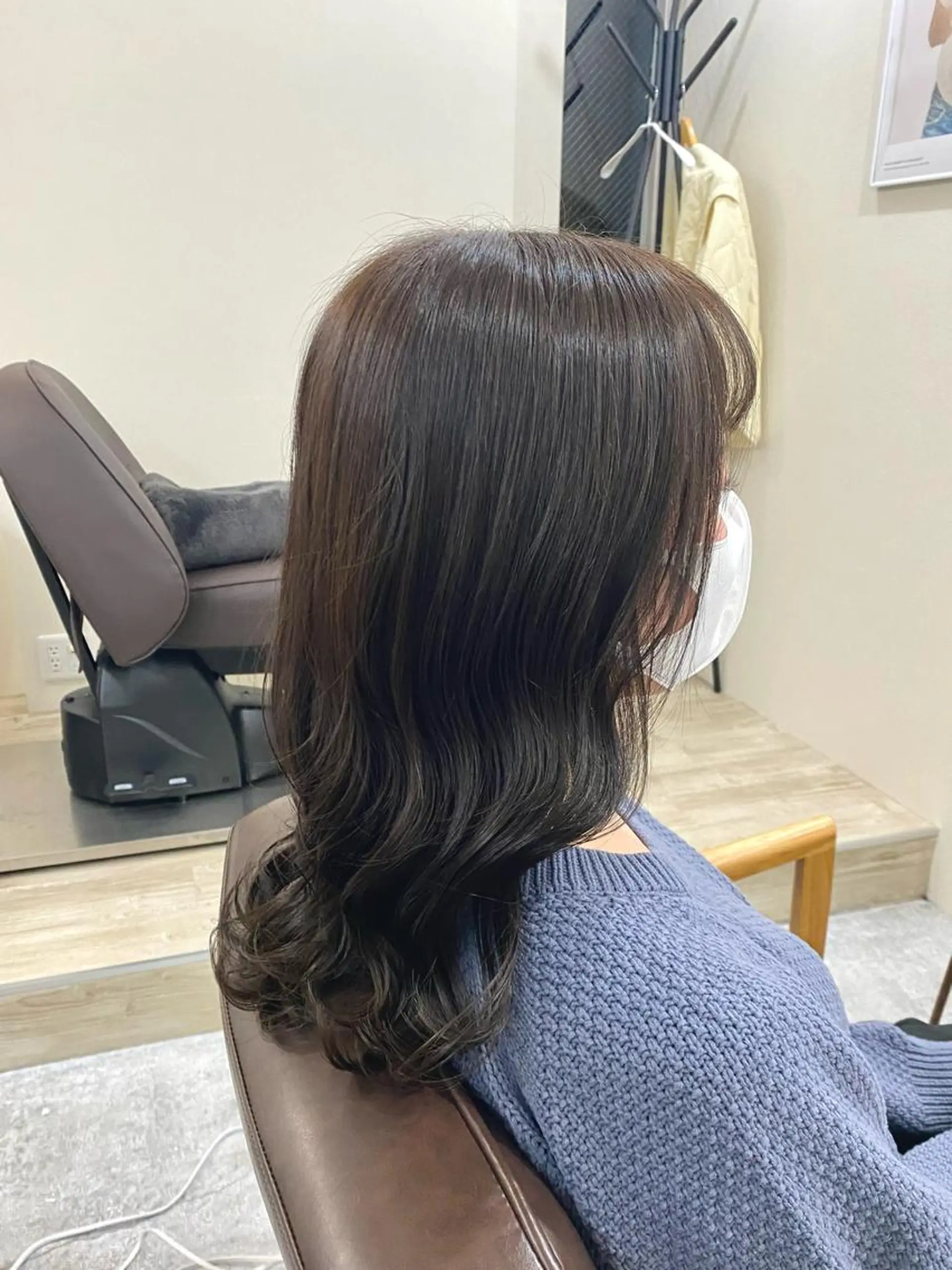 セミロング カラー アッシュ アッシュブラウン ブラウンカラー 長岡 俊樹のヘアスタイル