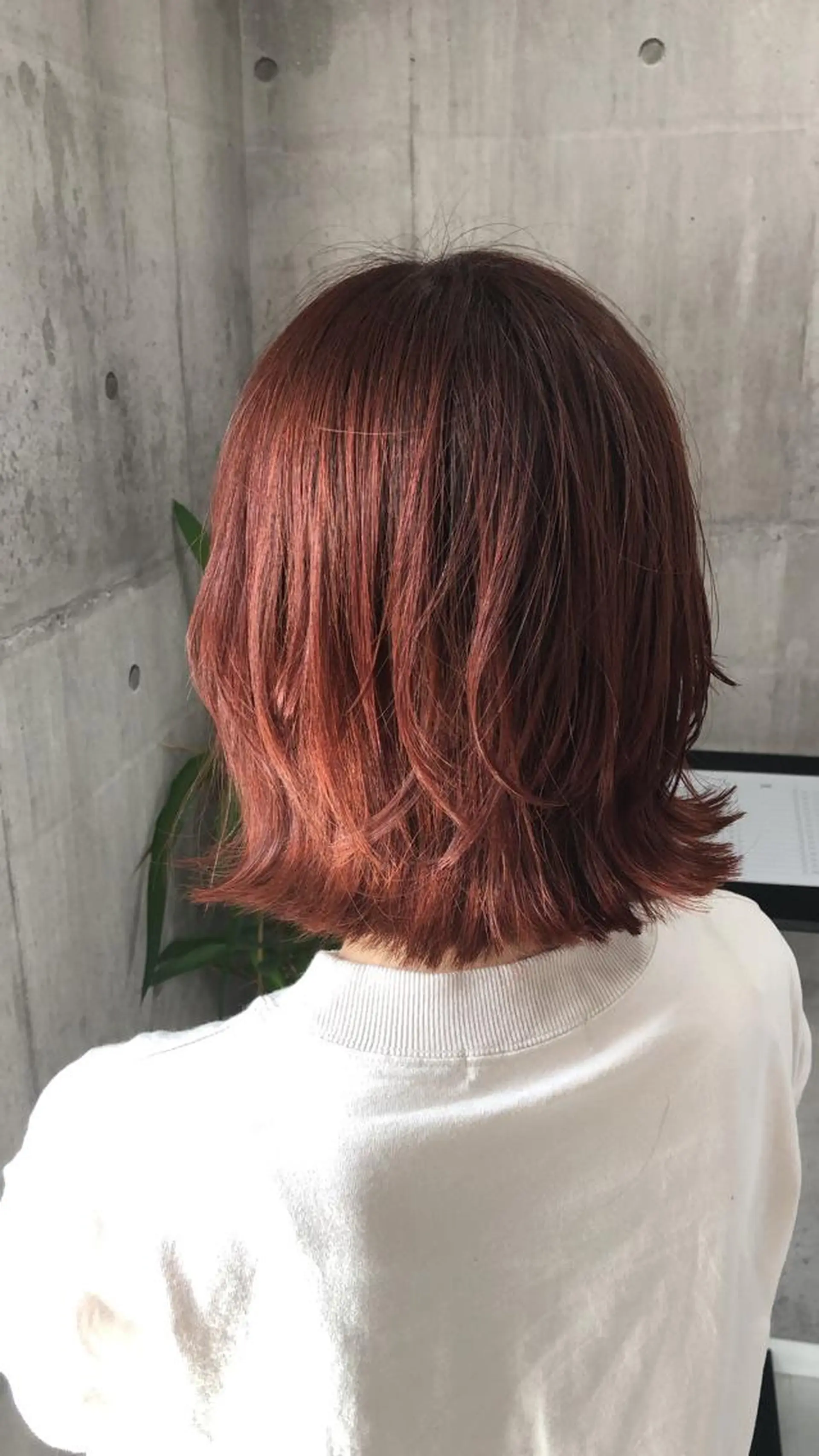 ミディアム カラー ブリーチ レッドカラー メンズ/似合わせ/骨 格矯正/真人のヘアスタイル