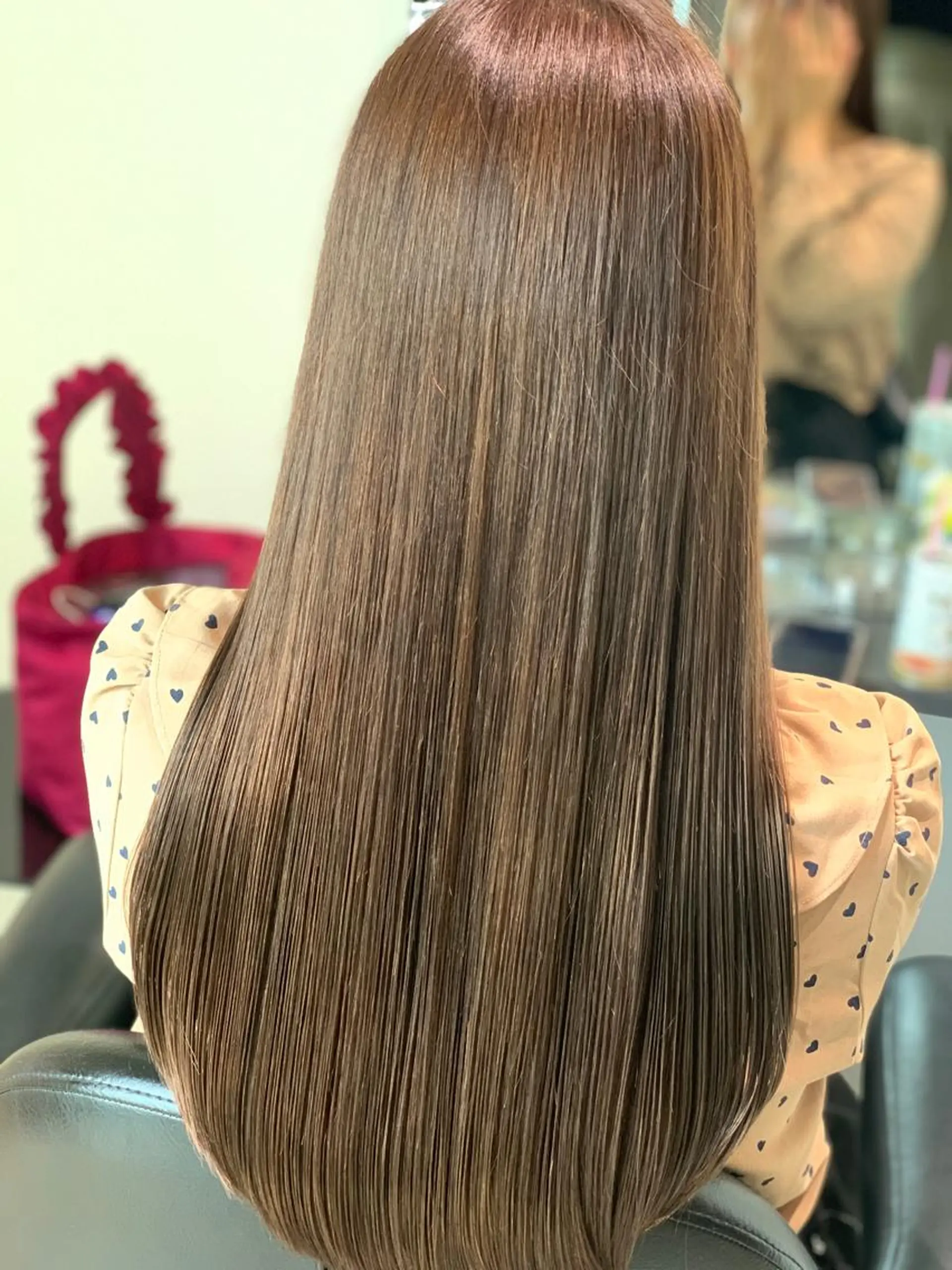 ロング Lilly 中谷友里のヘアスタイル