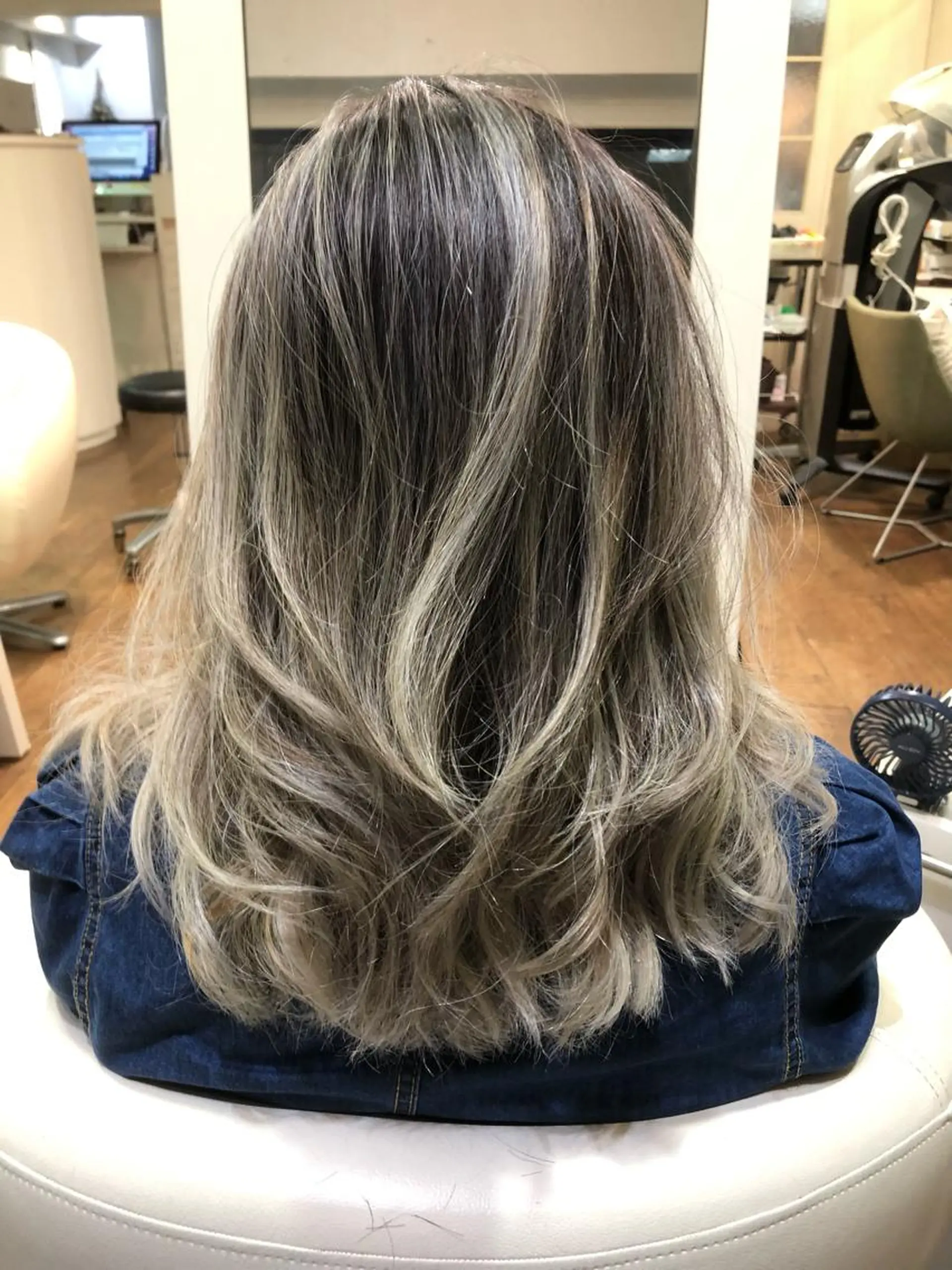 ロング kawakita yoshinoriのヘアスタイル