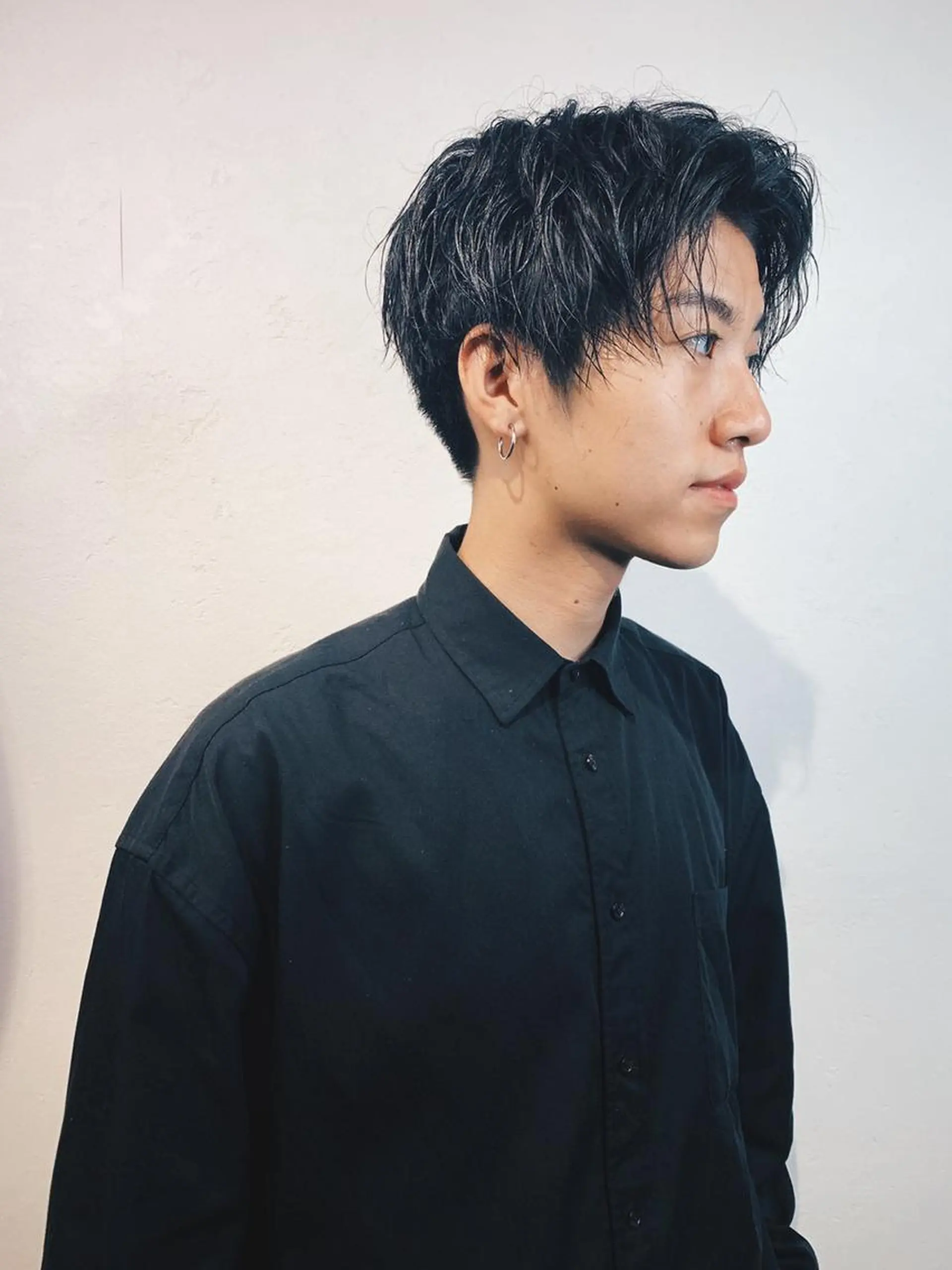 ショート カラー パーマ メンズ センターパート ショートヘア _ WHITE三宮店のヘアスタイル