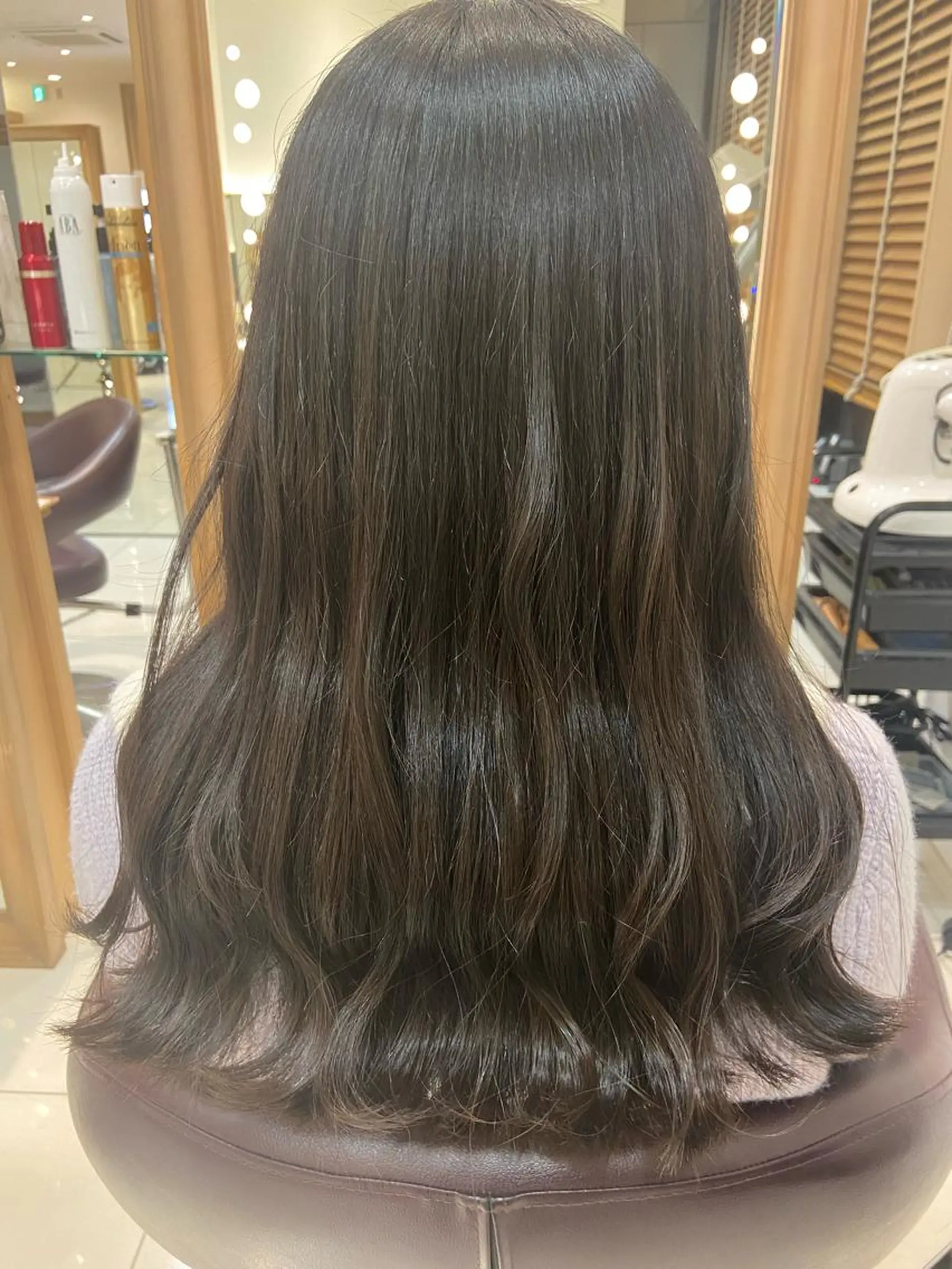 ロング なつな/ 透明感カラーのヘアスタイル