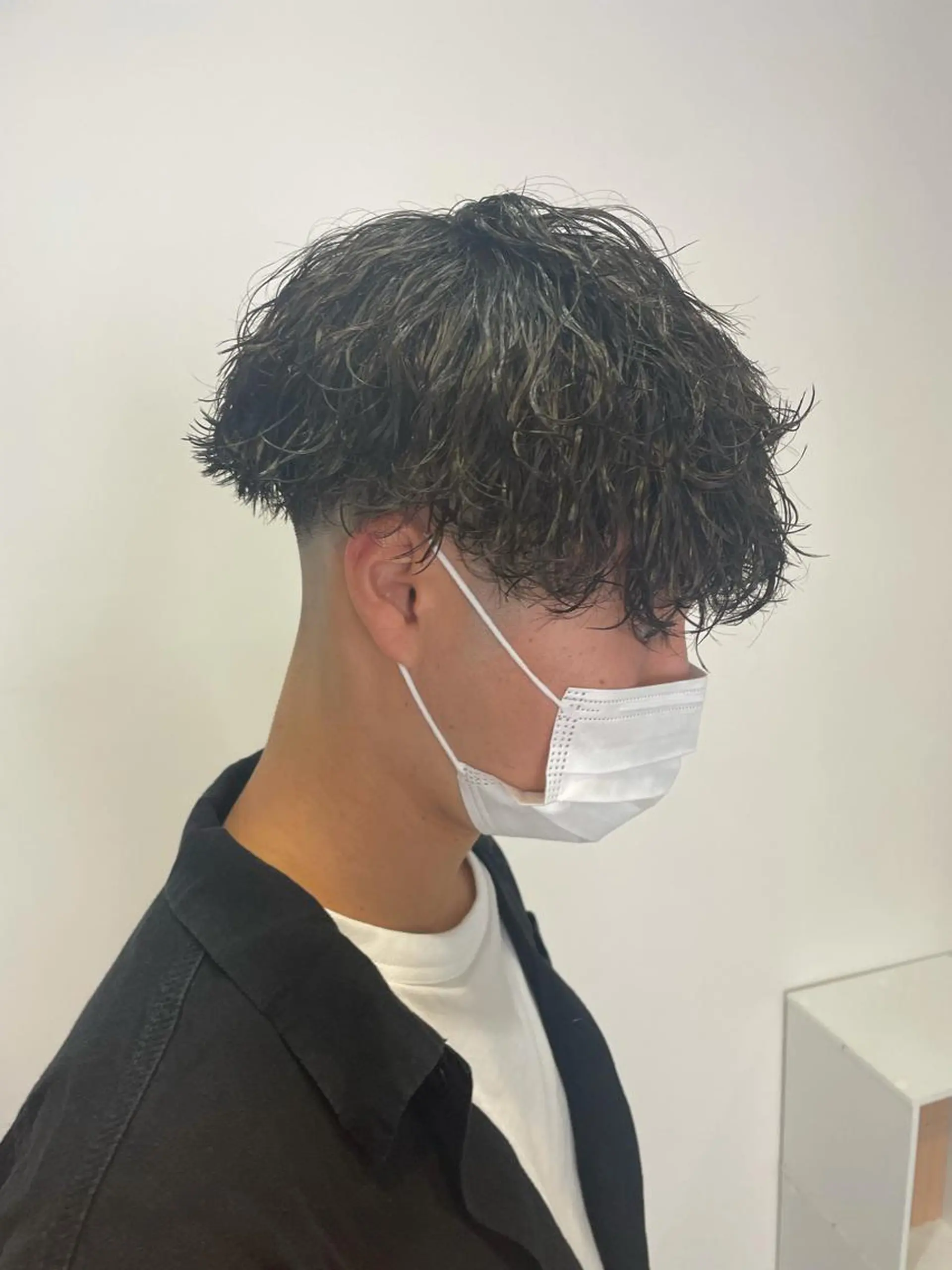 ショート パーマ メンズ フェードカット メンズパーマ スキンフェード スパイラルパーマ パーマ メンズパーマのプロ 川野翔太のヘアスタイル