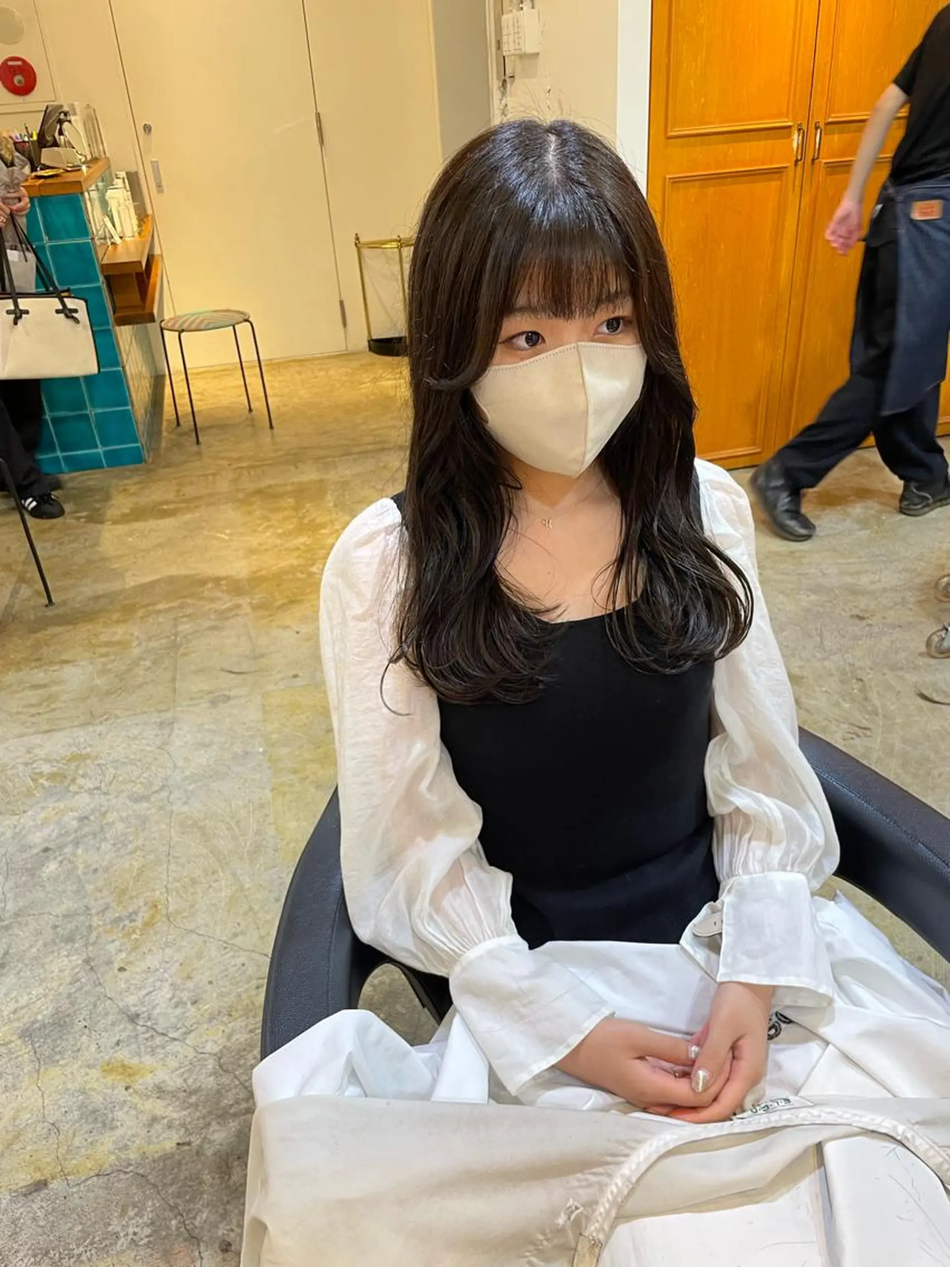 セミロング カット ヘアカラー トリートメント MIOベージュカラー 柔らかいカラーのヘアスタイル