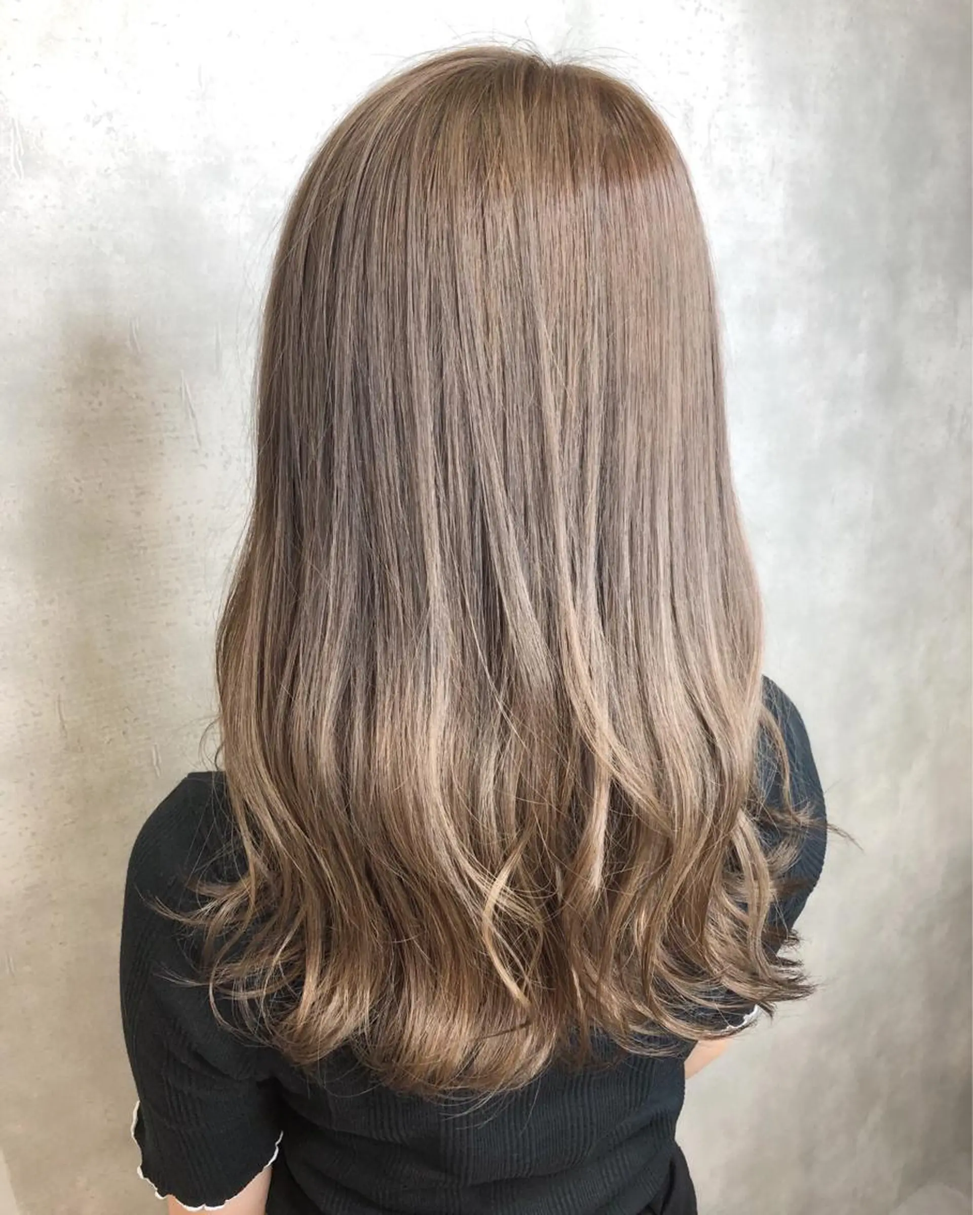 セミロング カラー イルミナカラー トリートメント universe tokyoのヘアスタイル