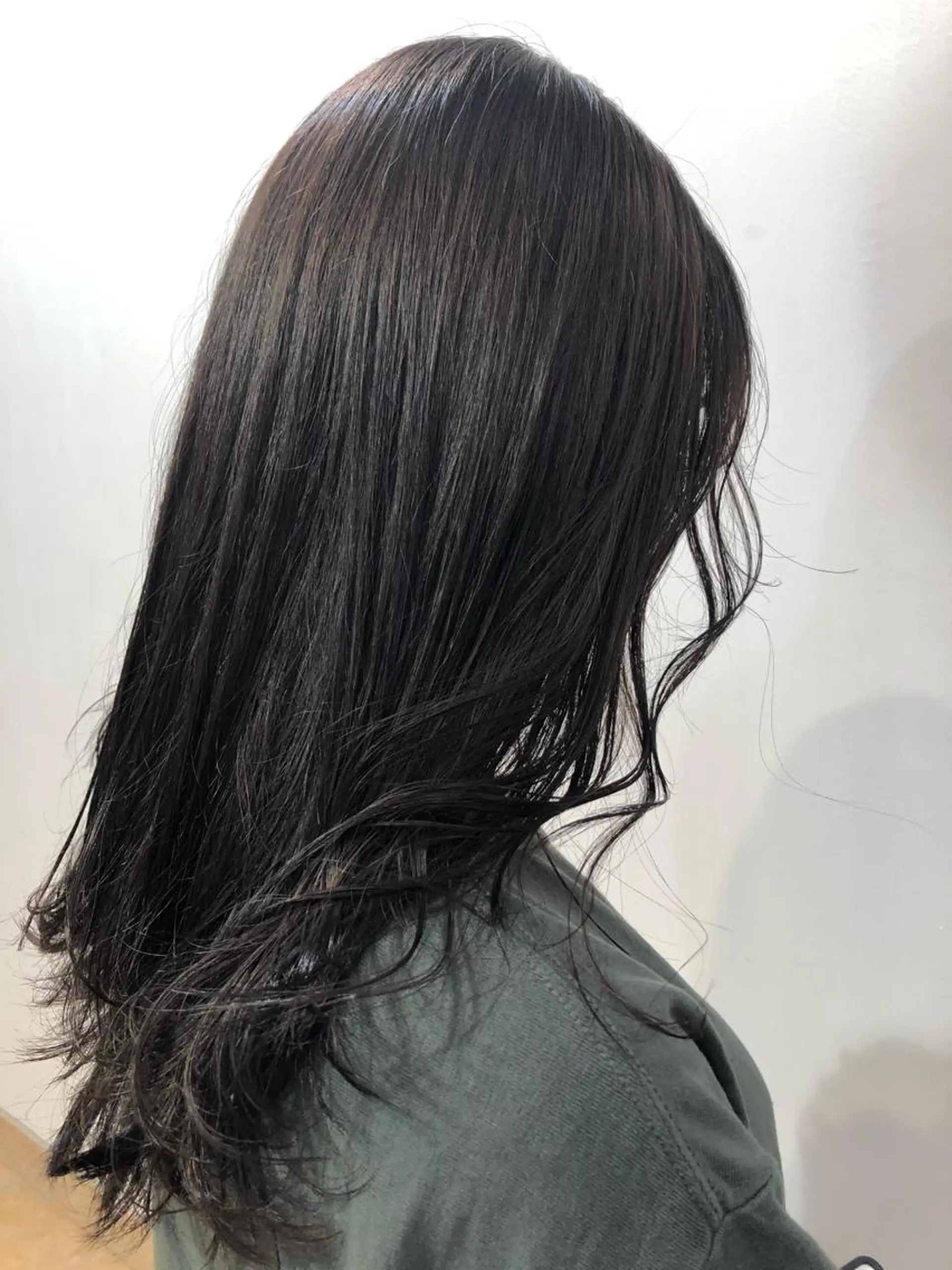 ロング カラー ブリーチ ブリーチなしカラー バイオレットカラー 松田 真央のヘアスタイル