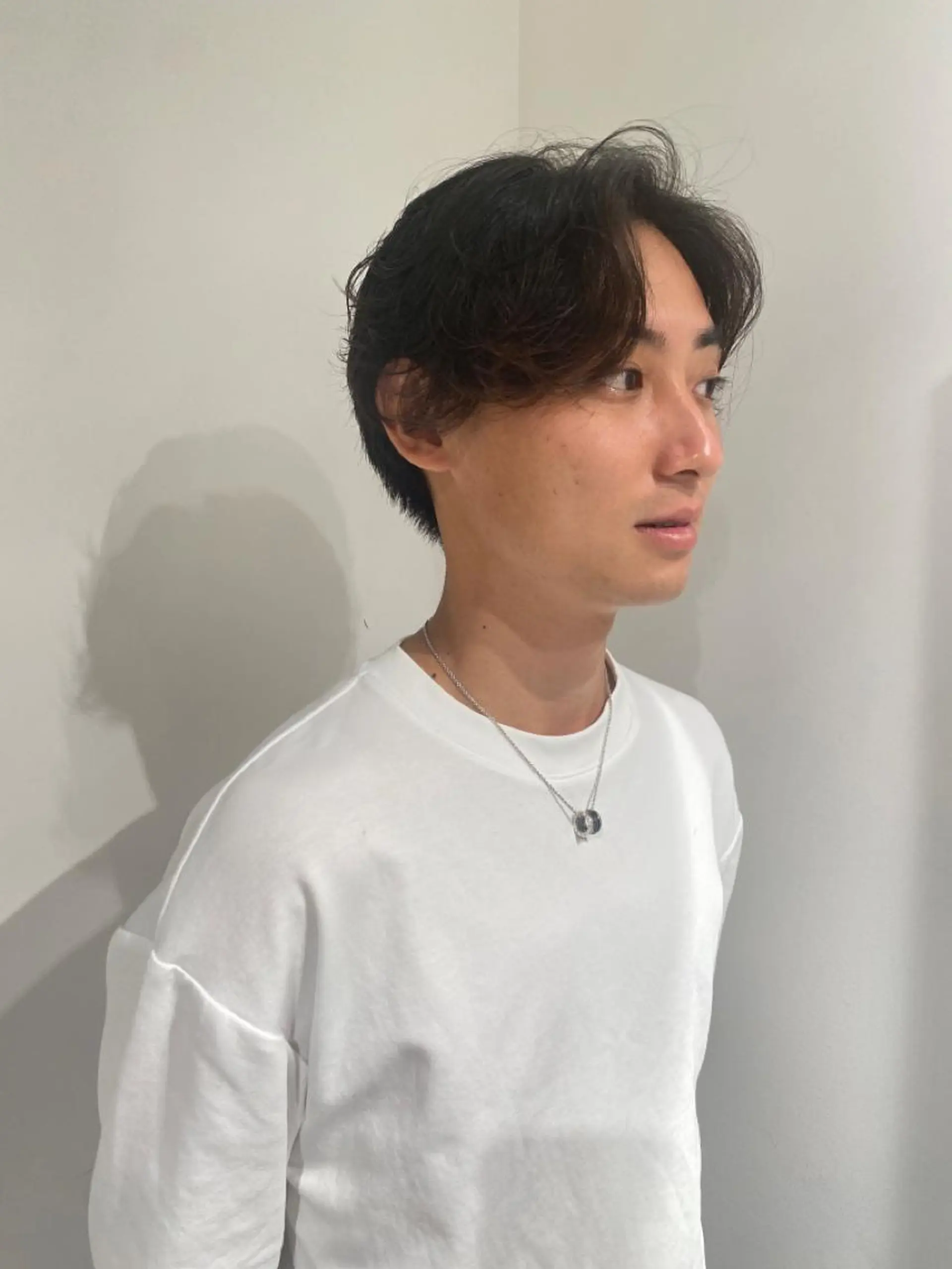 パーマ メンズ センターパート メンズパーマ カット やまもと さえのヘアスタイル