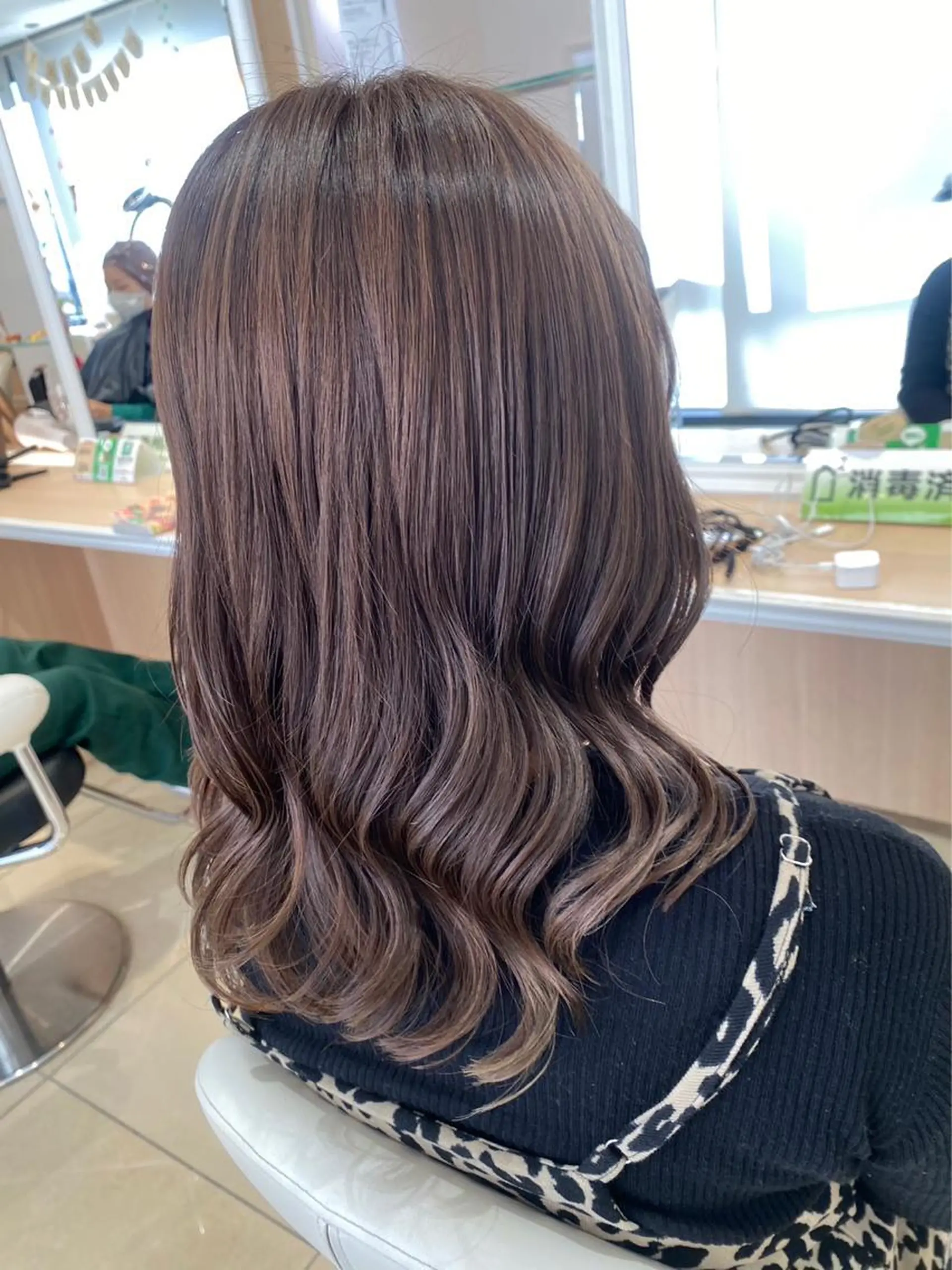 セミロング カラー 🩵波巻き/ツイスパ HARU💎のヘアスタイル