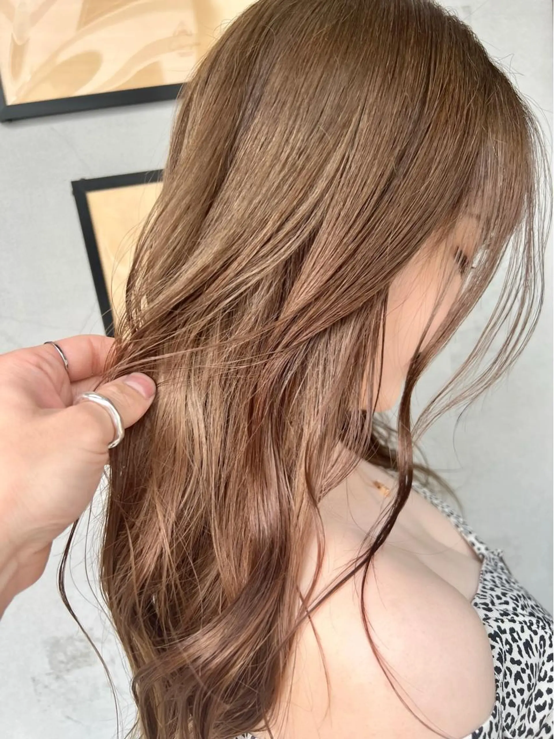 ロング カット ヘアカラー トリートメント 三輪 恭平のヘアスタイル