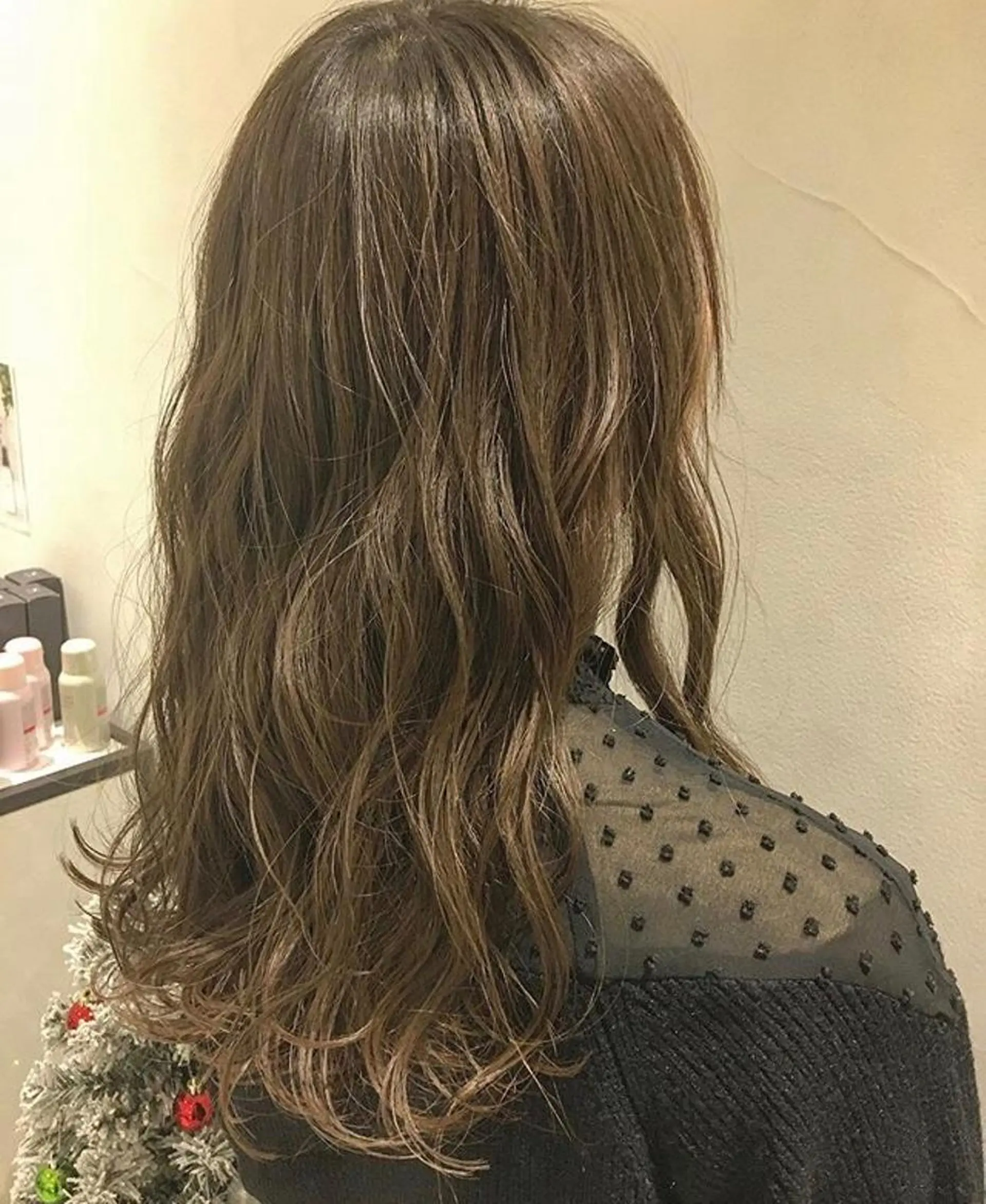 ロング カラー ヘアアレンジ アッシュ ベージュカラー ブリーチ ハイトーンカラー ブリーチなしカラー エグチ アキラのヘアスタイル