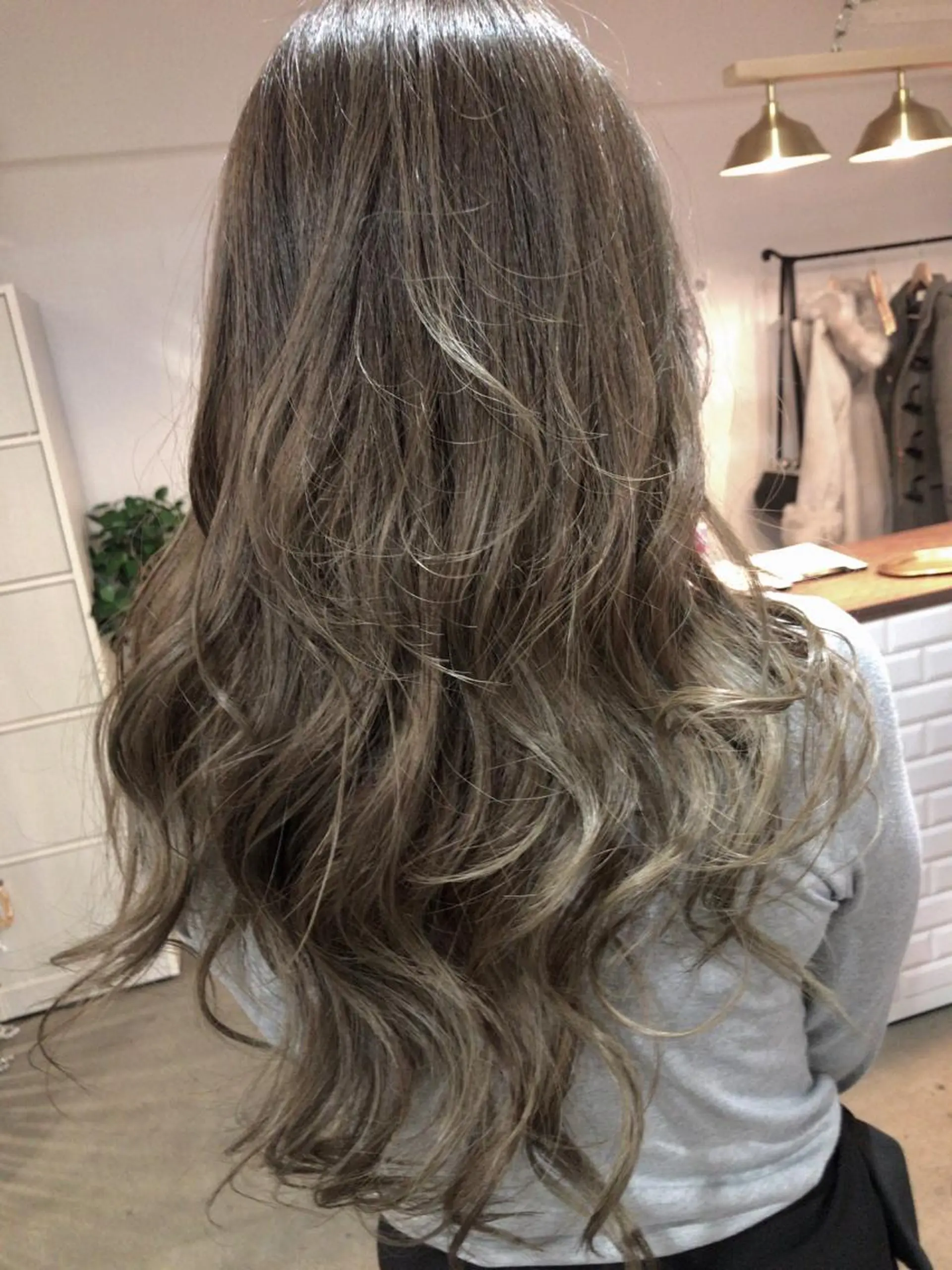 ロング カラー レイヤーカット匠 イソザキノリユキのヘアスタイル
