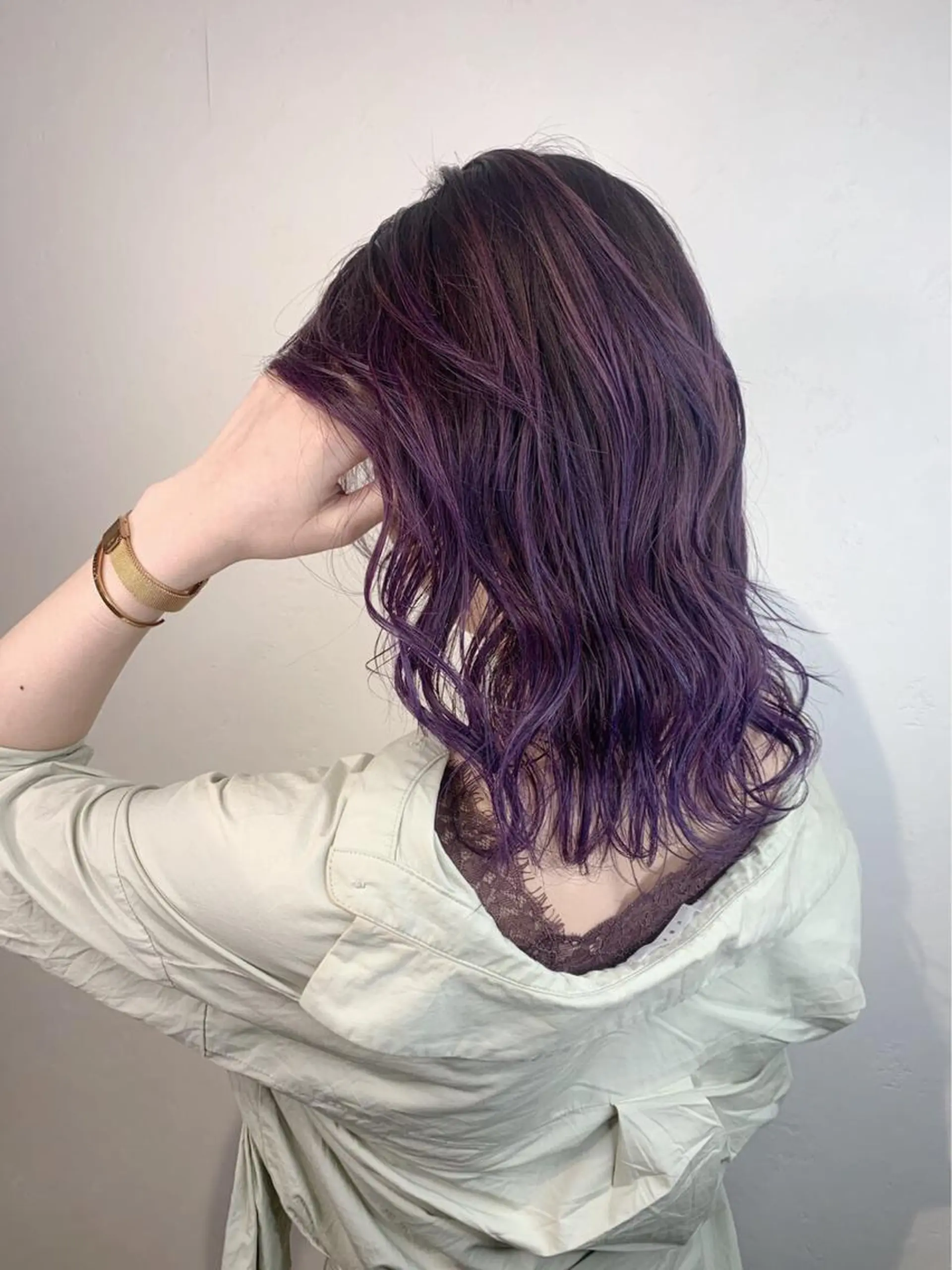 ミディアム カラー _WHITE 天王寺のヘアスタイル