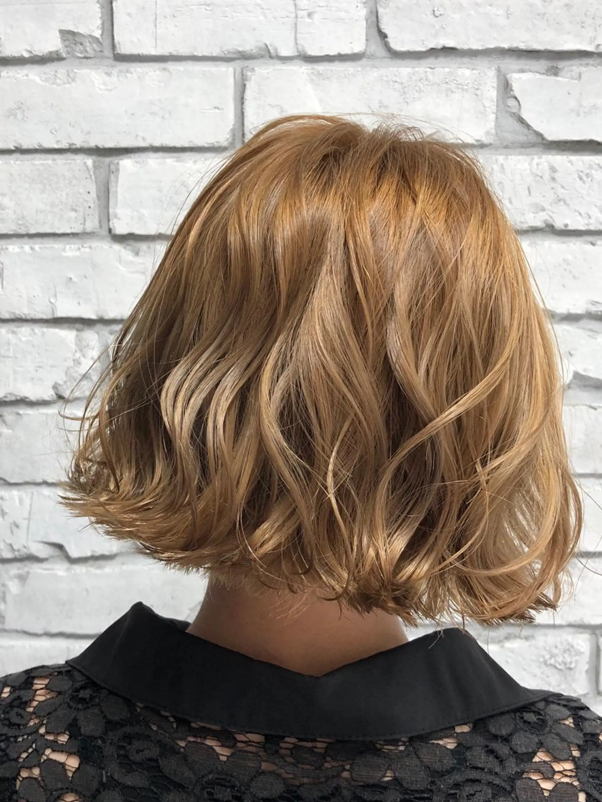 ミディアム カラー バレイヤージュ ブリーチ ケアブリーチ ダブルカラー ハイライトカラー welring hair salonのヘアスタイル