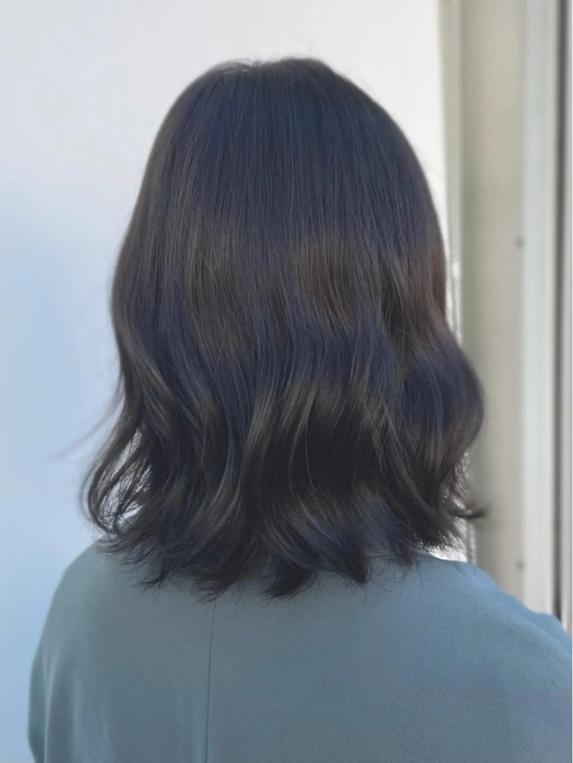 ミディアム カラー ブルーカラー ブルーグレー ブルーグレージュ グレージュ ヘアカラー トリートメント ナカタケ ユウのヘアスタイル