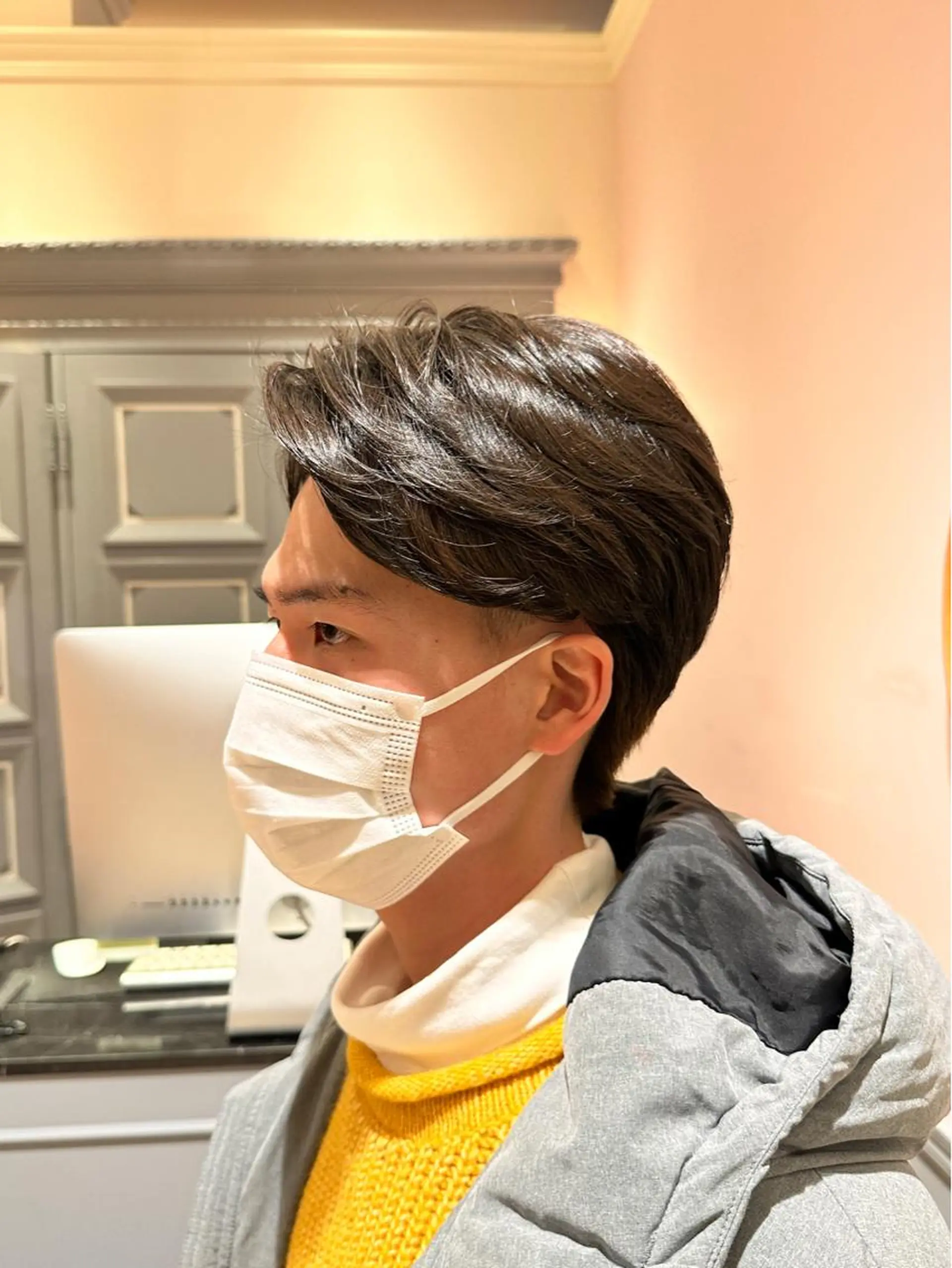 ショート パーマ メンズ センターパート メンズパーマ ニュアンスパーマ レイヤー/グレージュ メンズパーマのヘアスタイル