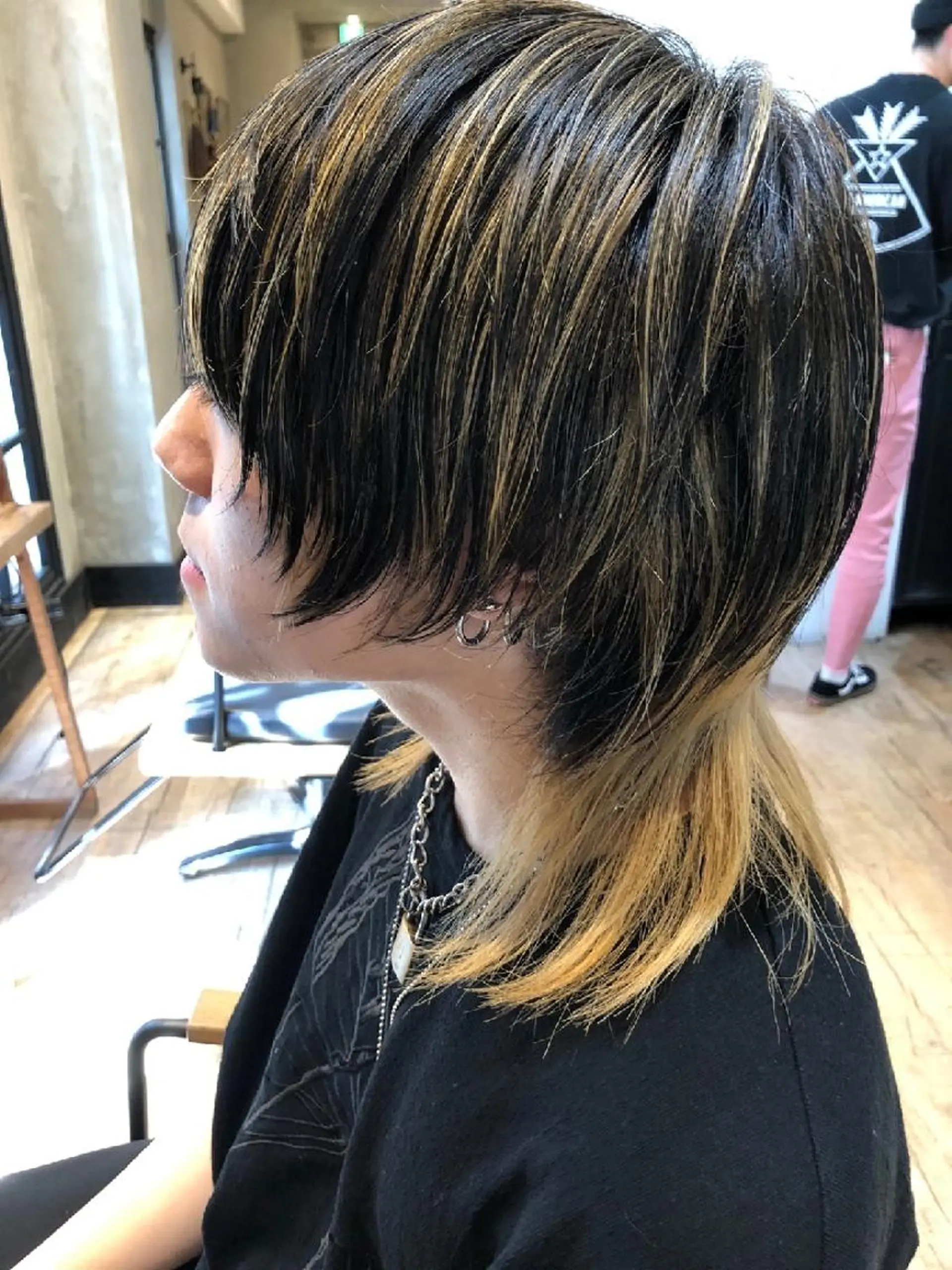 メンズ ミディアム カラー メンズハイライト メンズウルフカット ハイライトカラー ハイライト ウルフカット カット ヘアカラー トリートメント ヘアセット lana hair  新宿髪質改善トリートメント新宿三丁目【ラナヘアー】所属・新宿メンズ専門 モテ清潔感パーマ特化のヘアスタイル