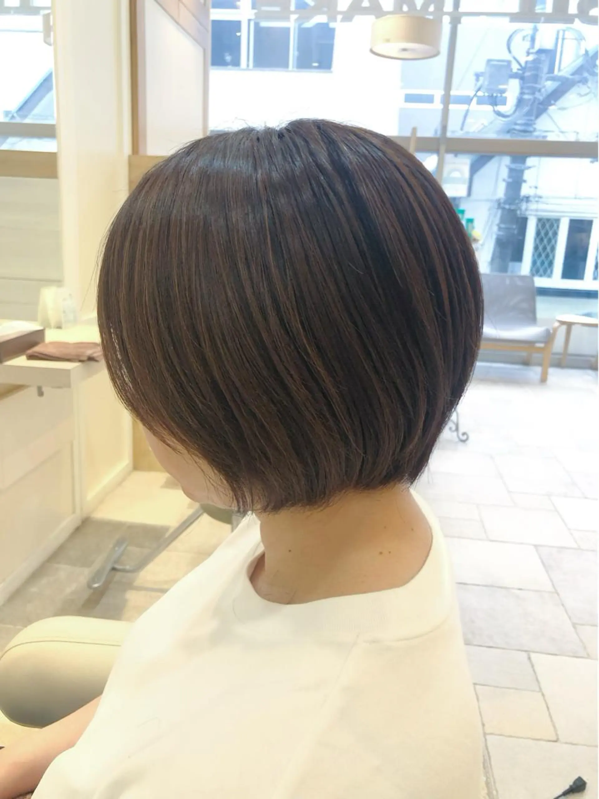 カラー 須賀 一美のヘアスタイル