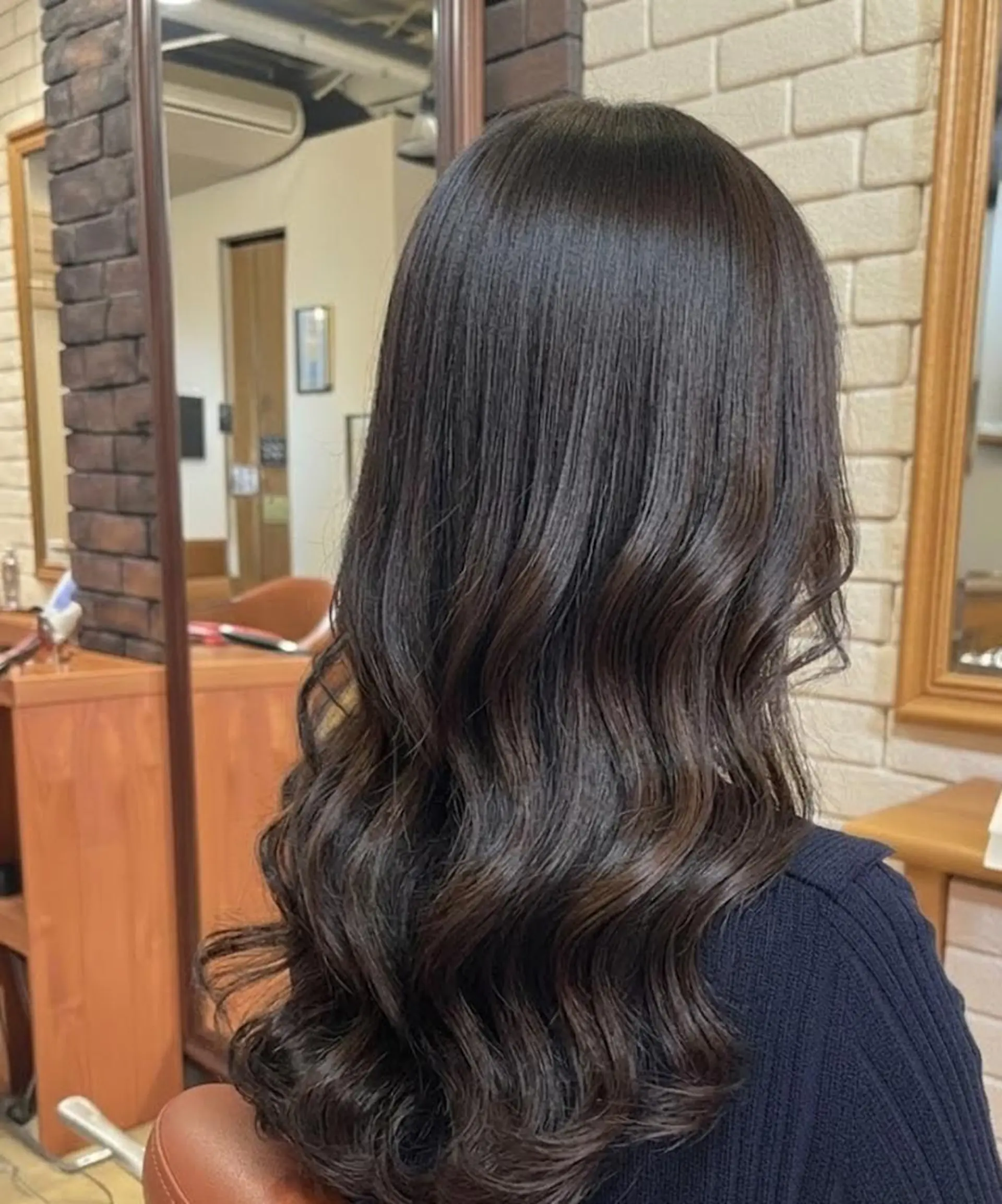 パーマ セミロング アッシュ アッシュブラウン 顔周りカット ヨシンモリ カット ヘアカラー トリートメント ヘッドスパ flencia 丸 和博｜カットのヘアスタイル