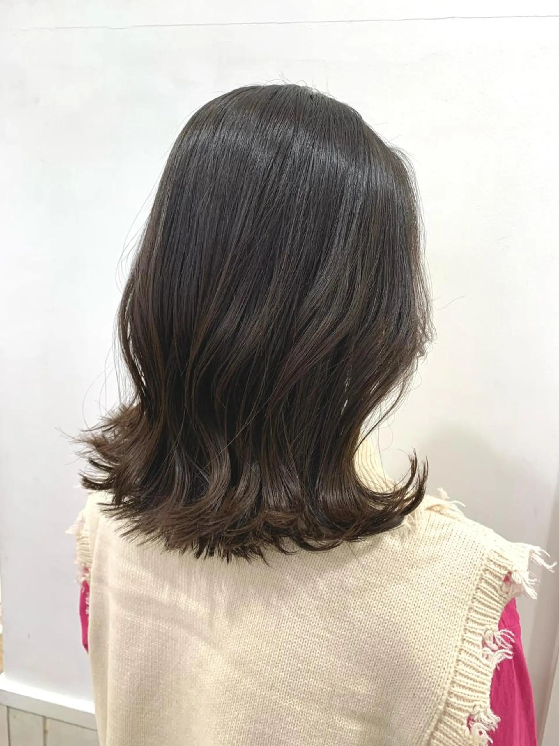 ミディアム カラー カット ヘアカラー トリートメント ぱつっとボブ/ 小野あかねのヘアスタイル