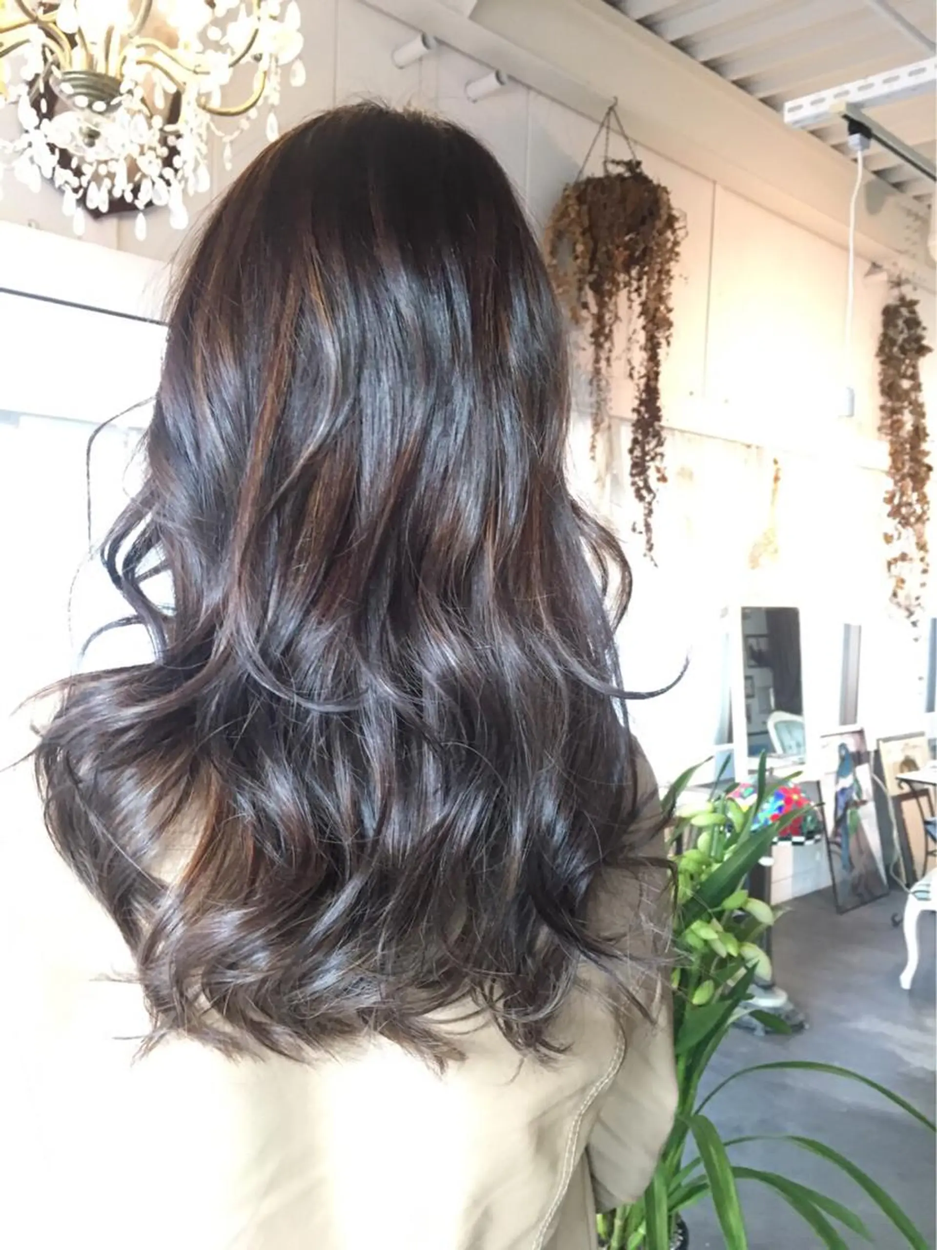 セミロング カラー Mariana/ 鶴原-ハイライトのヘアスタイル