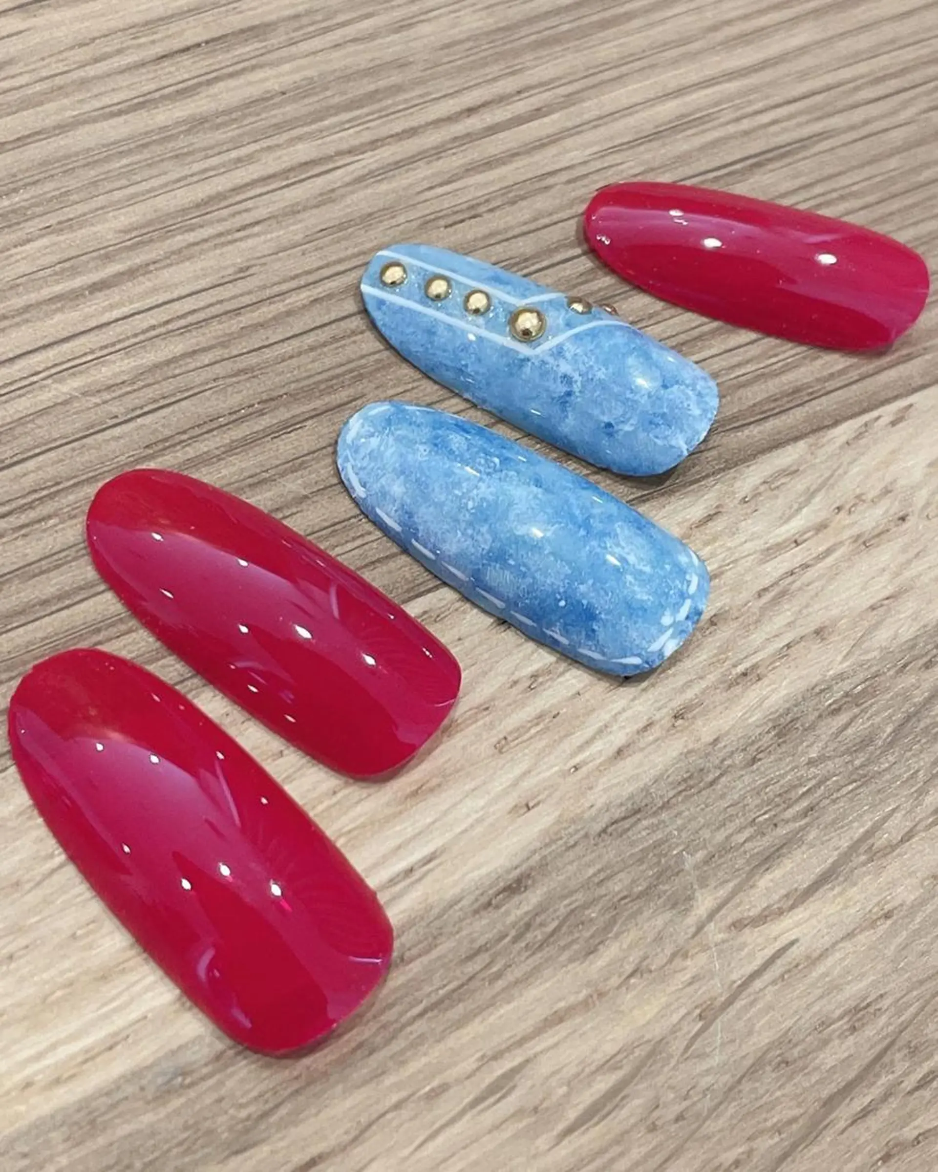 ネイル マツエク・マツパ まつげパーマ ボリュームラッシュ ジェルネイル ニュアンスネイル パラジェル ハンドネイル 髙橋 敦子のネイルデザイン