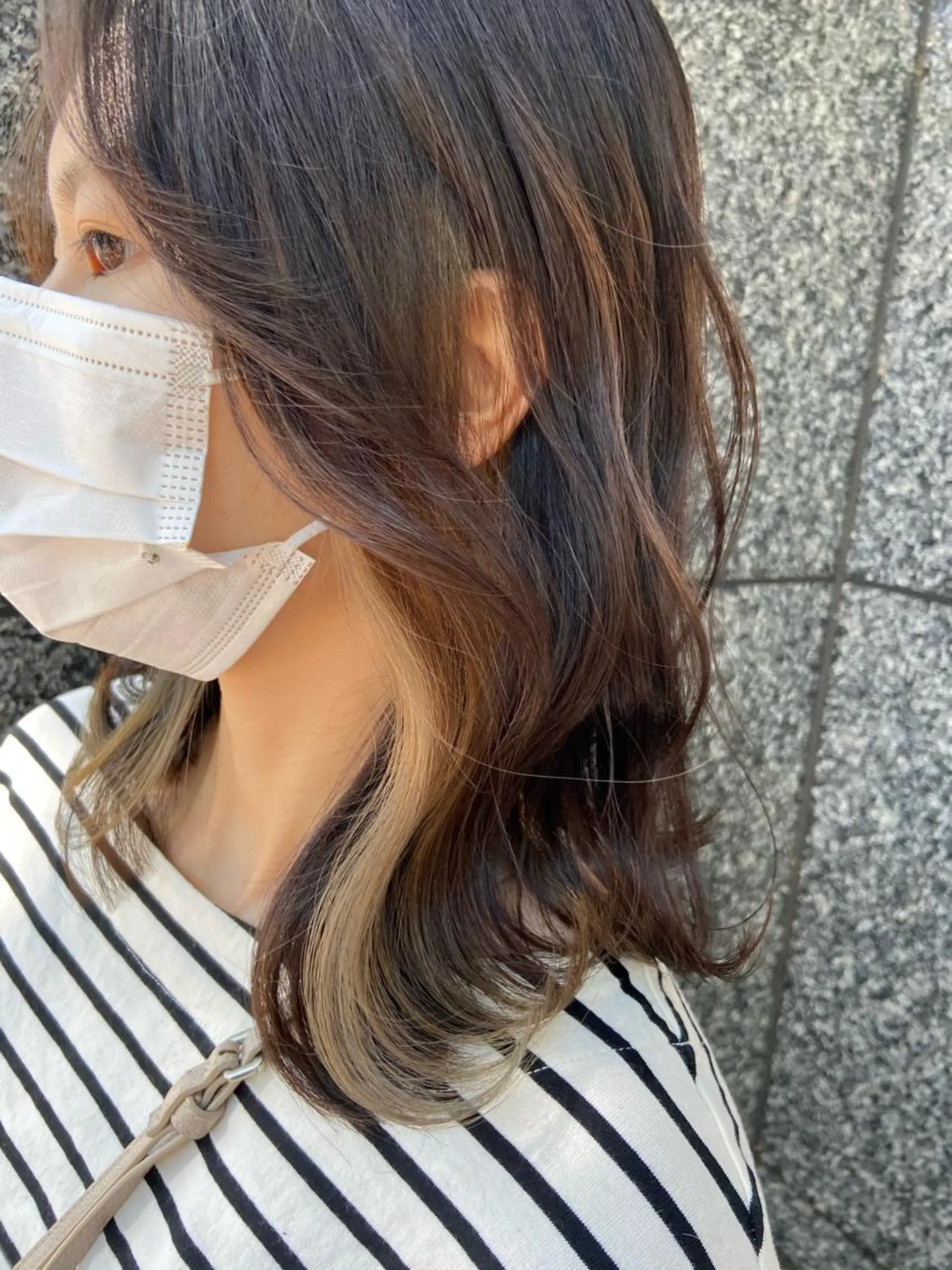 ミディアム カラー 石崎 真維のヘアスタイル