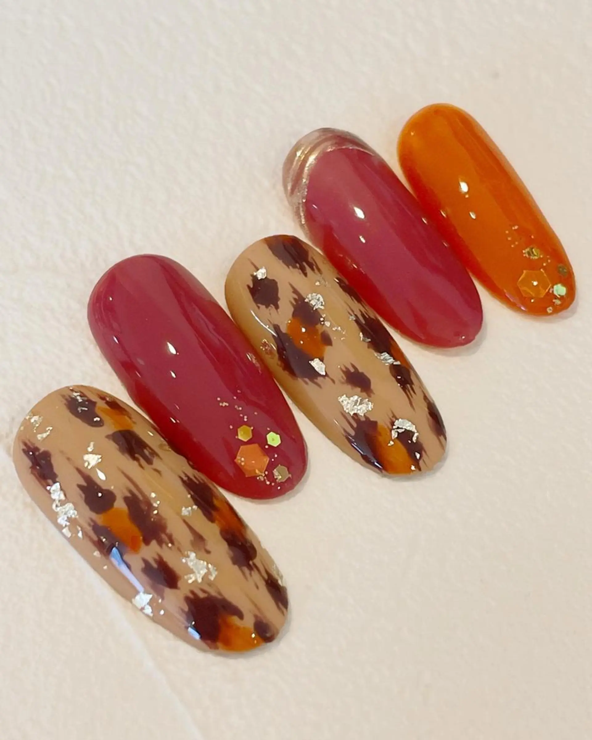 ネイル マツエク・マツパ まつげパーマ ボリュームラッシュ ジェルネイル ニュアンスネイル パラジェル 髙橋 敦子のネイルデザイン