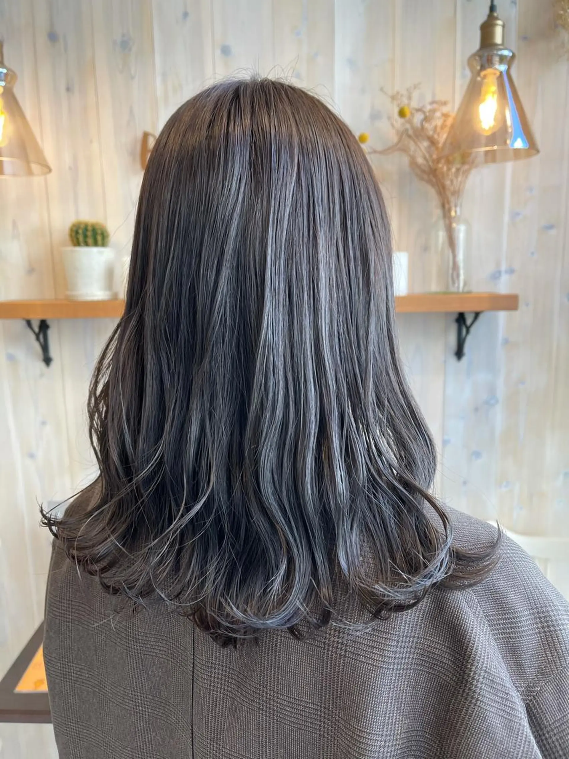 ミディアム カラー ブリーチ グレージュ カット ヘアカラー アニメオタク美容師/ miharuのヘアスタイル