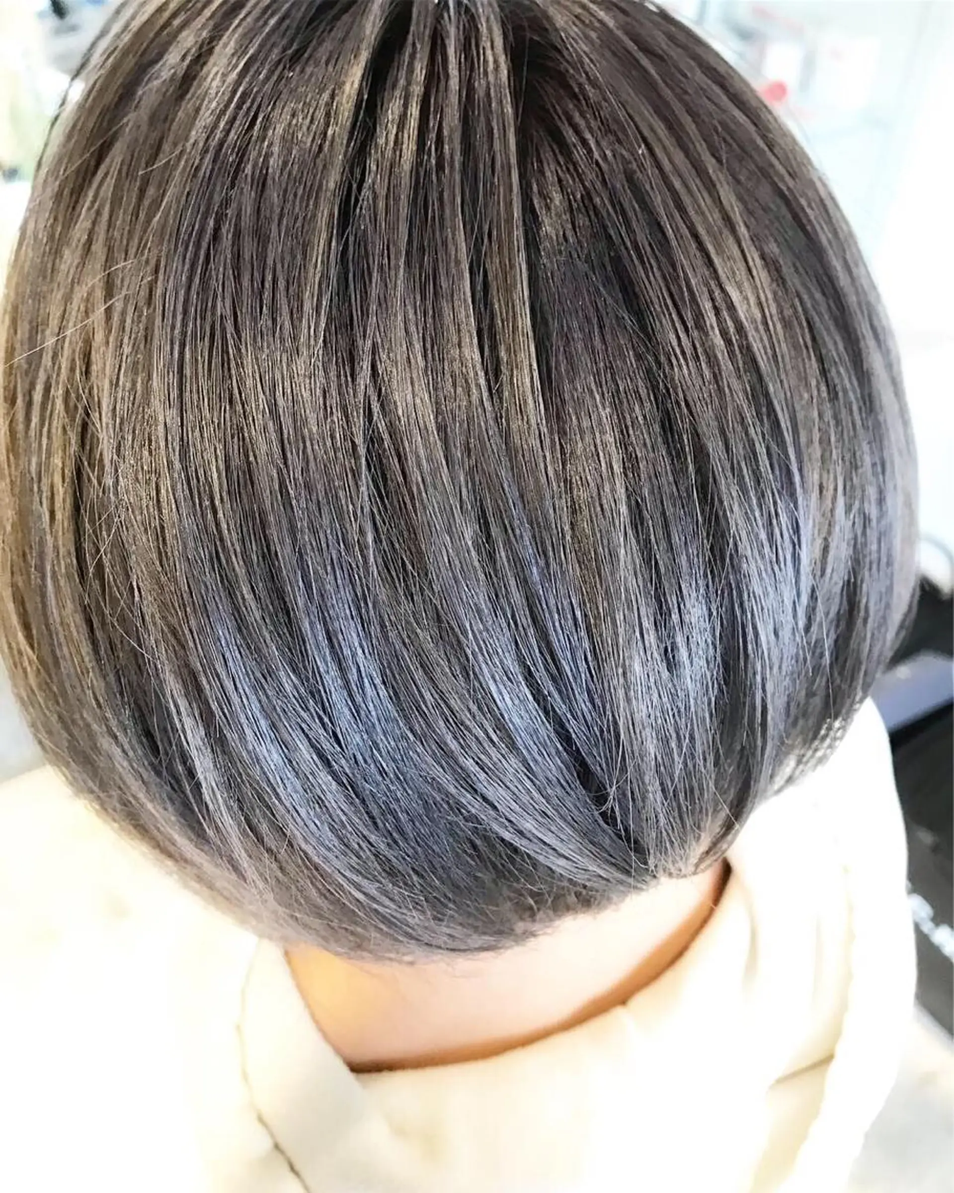 ショート カラー ダブルカラー グレージュ シルバー シルバーグレージュ 🔹TOMO🔹 圧倒的経験値🔹のヘアスタイル